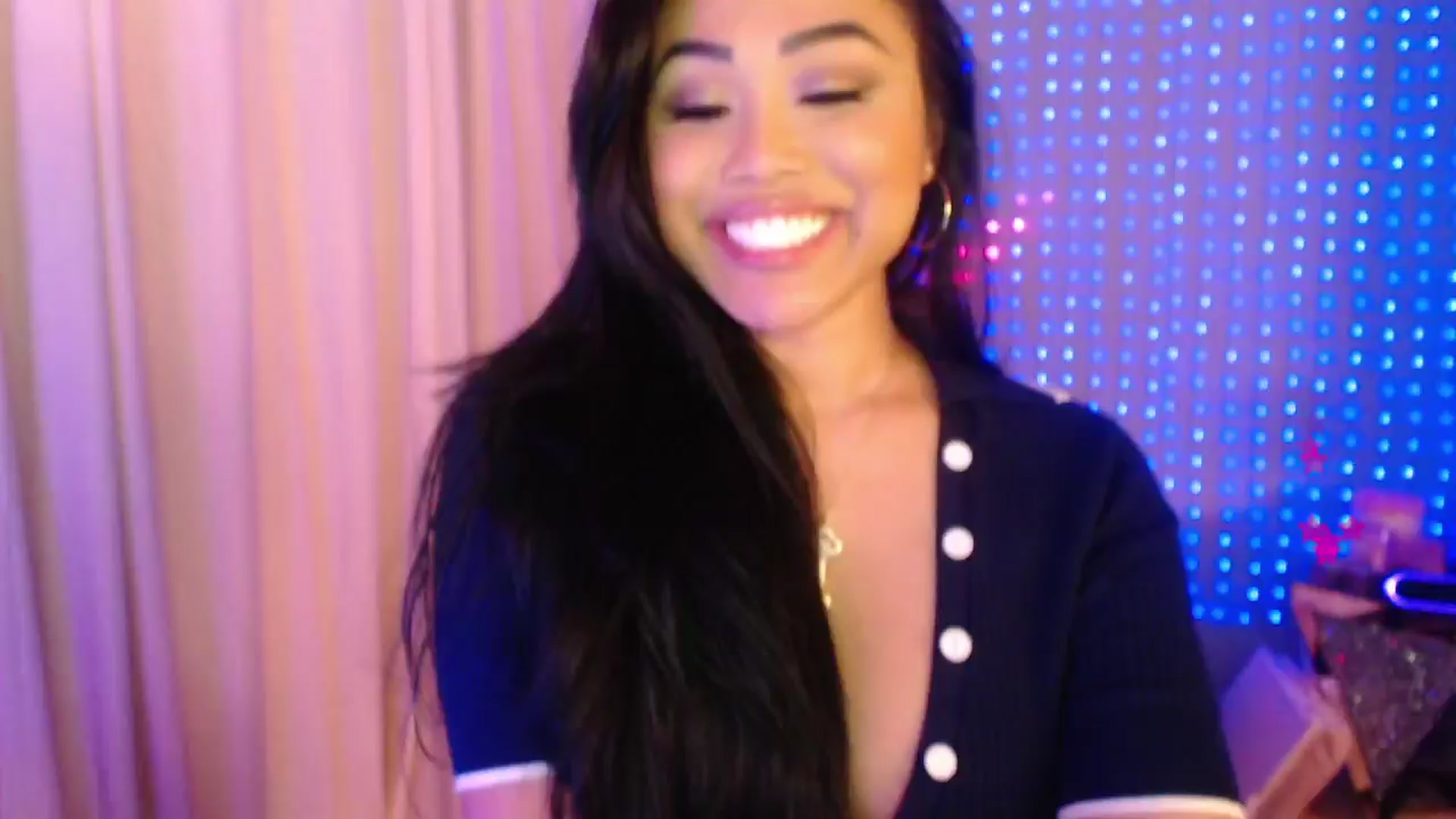 Gallery image thumbnail from SinCityVEE's myfreecams stream on, 03/25/2024, 07:48 image 11 of 20