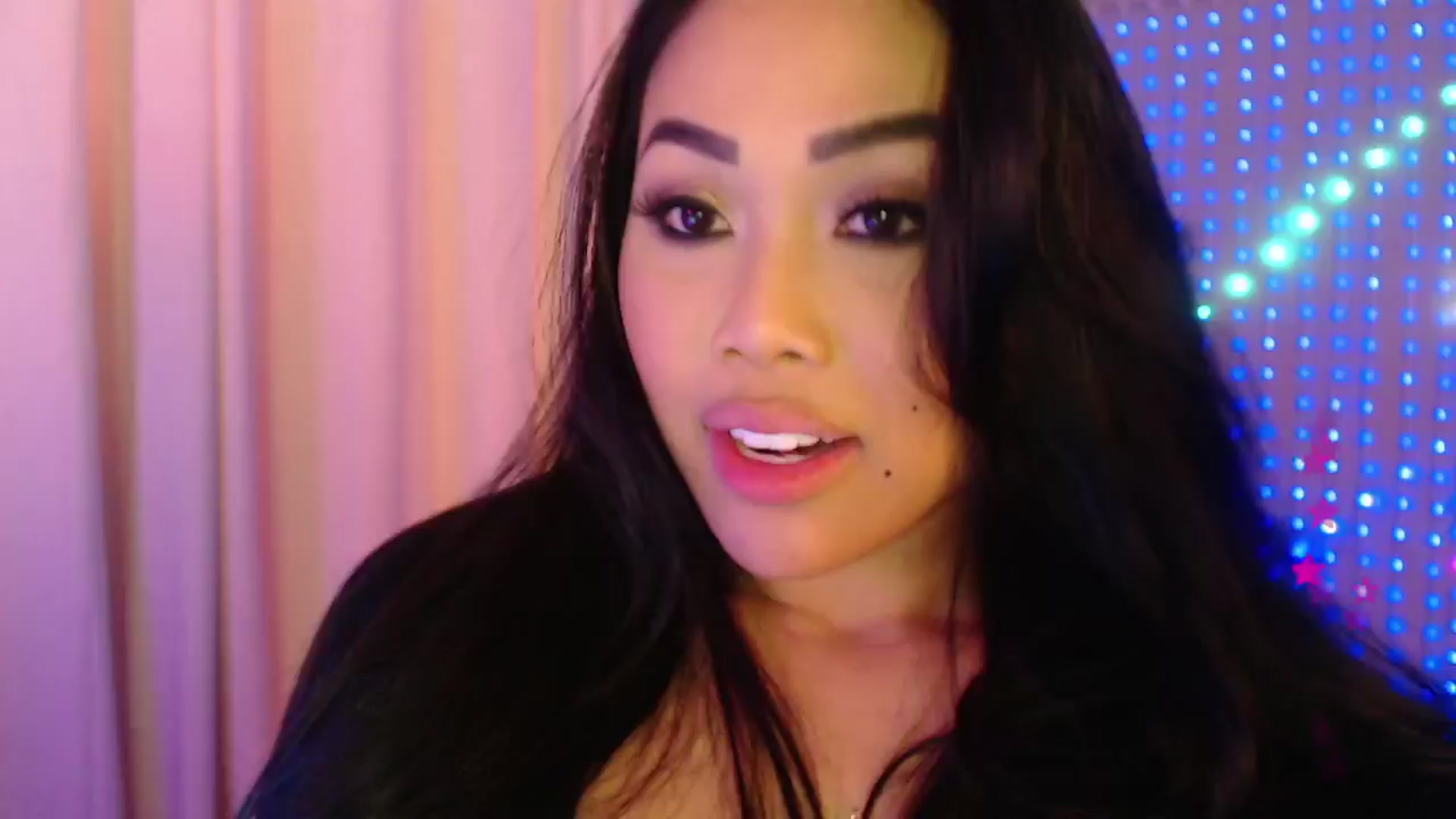 Gallery image thumbnail from SinCityVEE's myfreecams stream on, 03/25/2024, 07:48 image 6 of 20