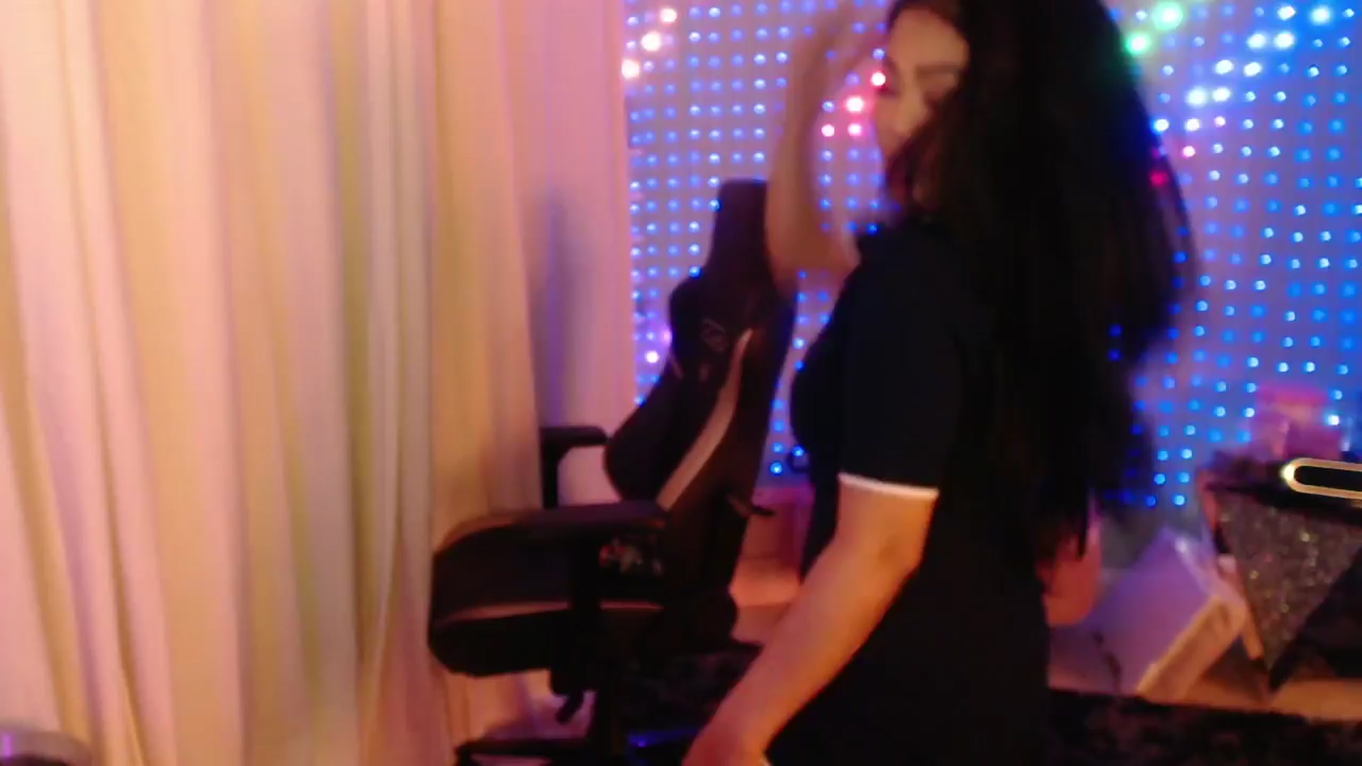 Gallery image thumbnail from SinCityVEE's myfreecams stream on, 03/25/2024, 08:46 image 9 of 20