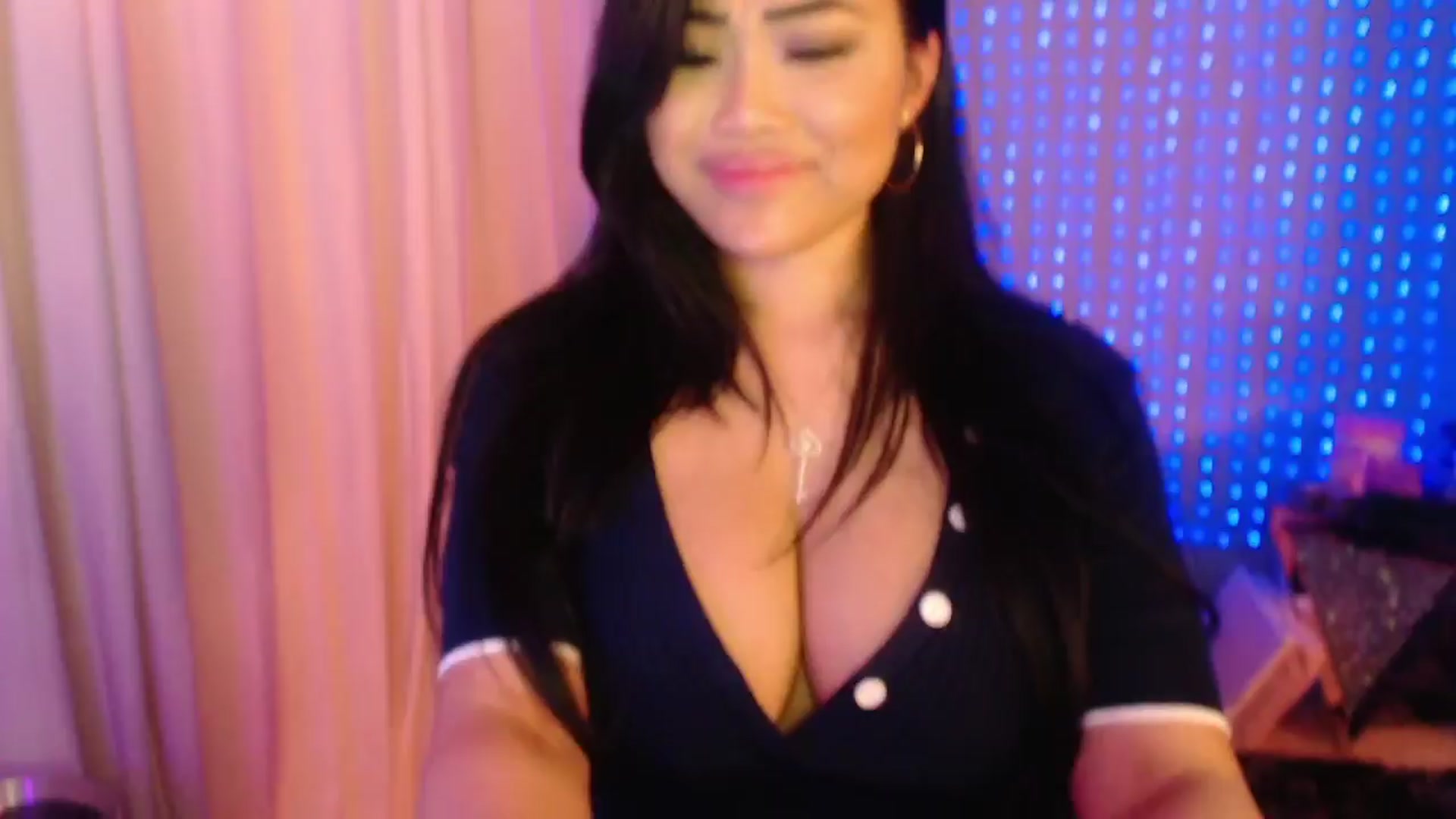 Gallery image thumbnail from SinCityVEE's myfreecams stream on, 03/25/2024, 08:46 image 13 of 20