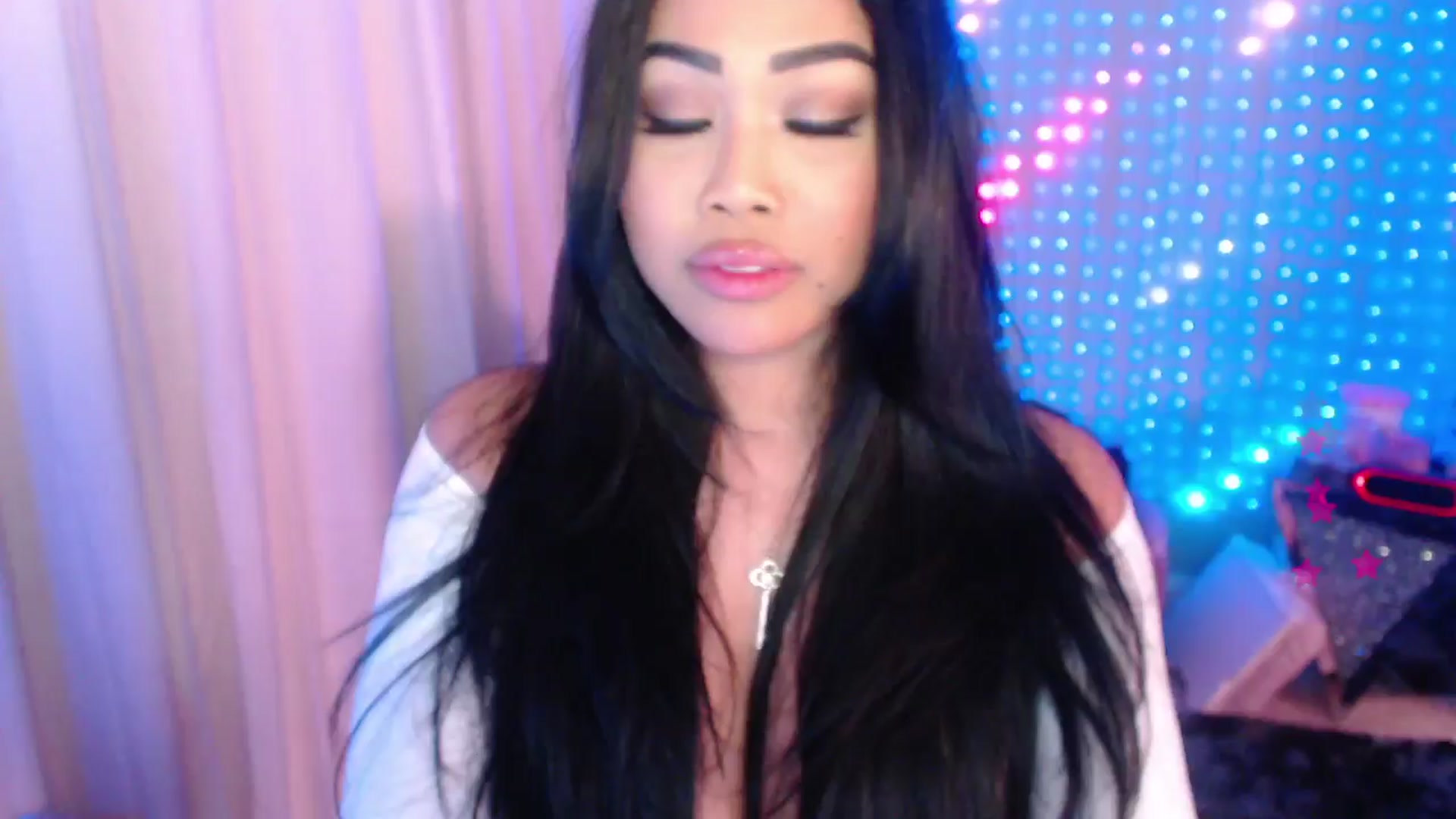 Gallery image thumbnail from SinCityVEE's myfreecams stream on, 03/28/2024, 09:57 image 7 of 20
