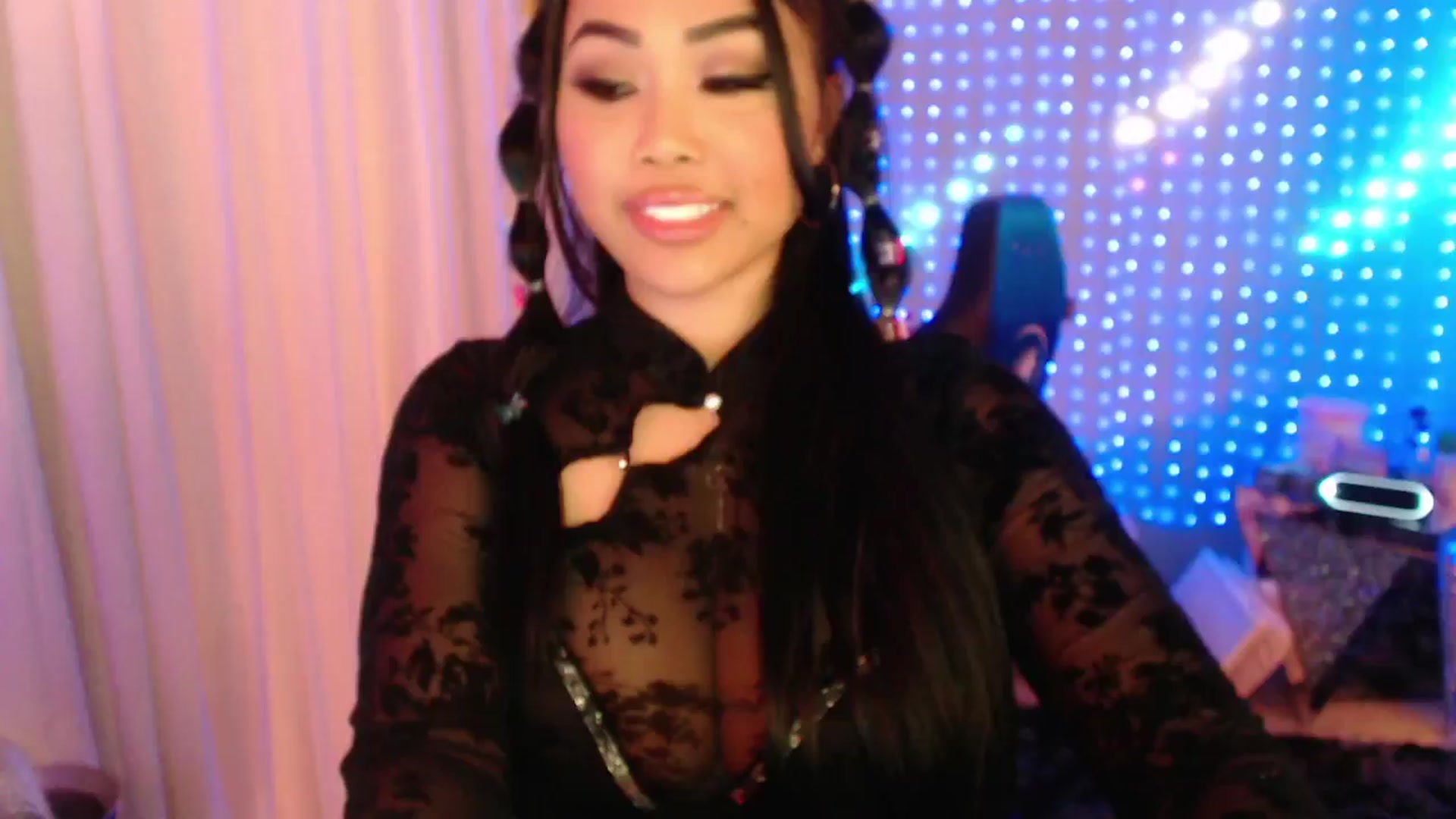 Gallery image thumbnail from SinCityVEE's myfreecams stream on, 03/29/2024, 06:49 image 18 of 20