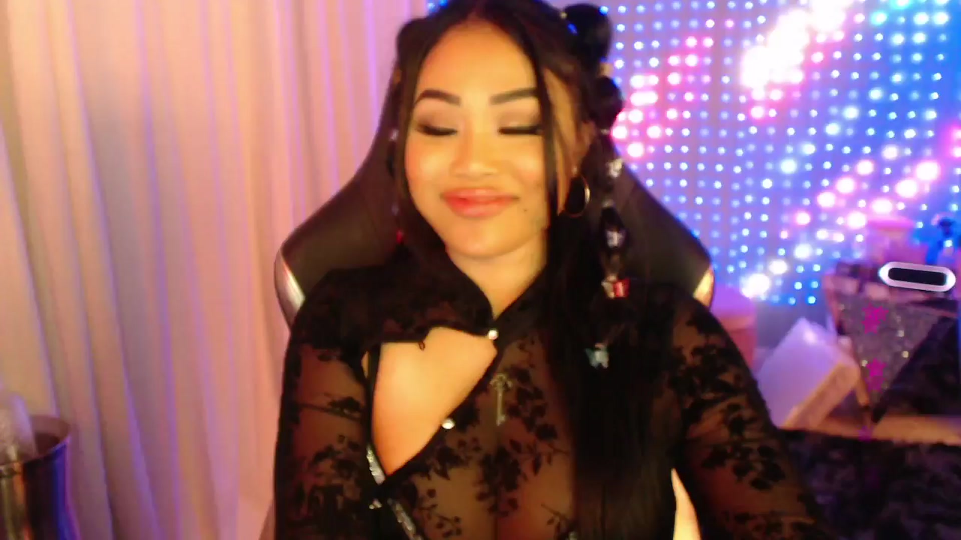 Gallery image thumbnail from SinCityVEE's myfreecams stream on, 03/29/2024, 06:49 image 20 of 20