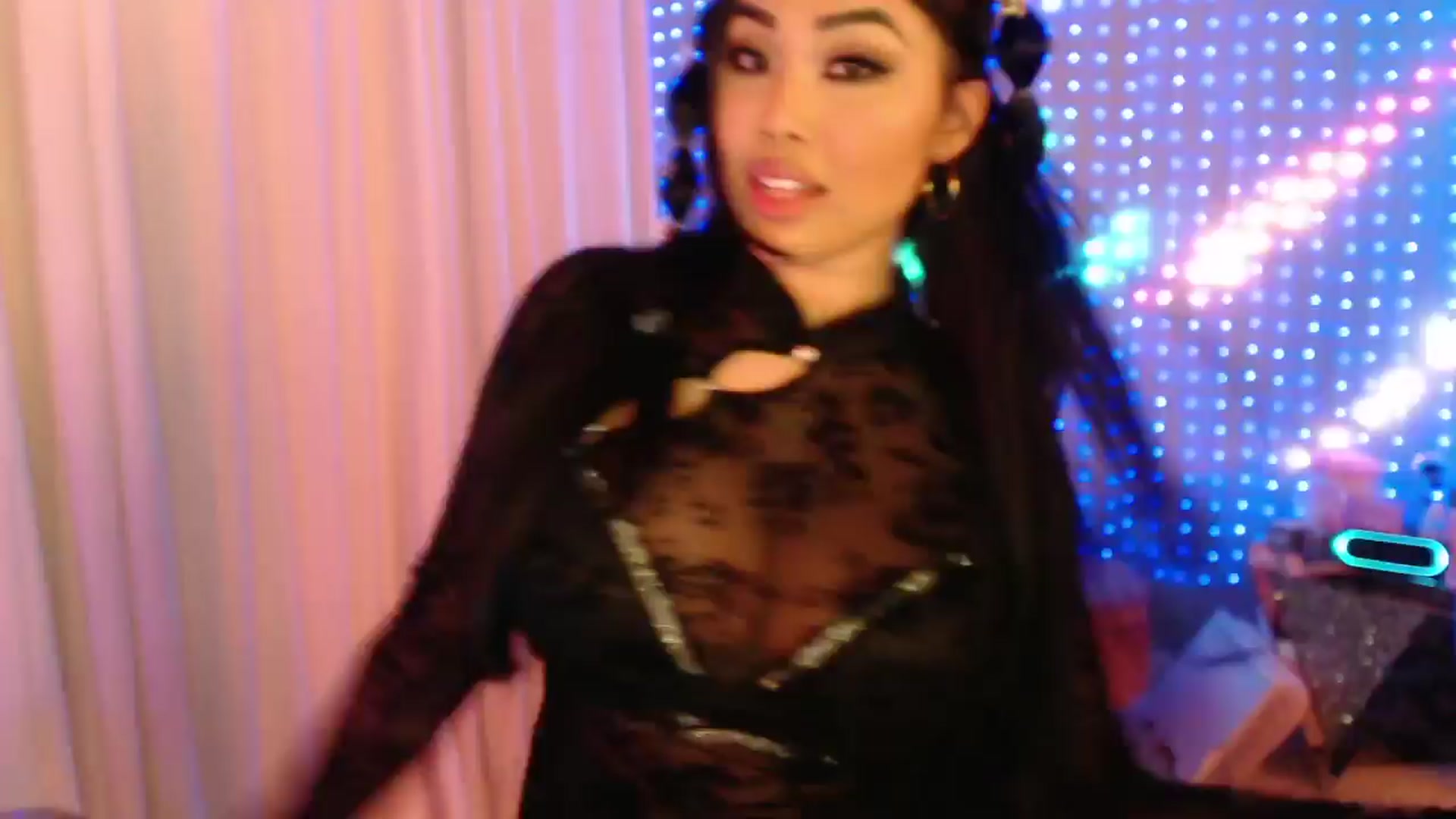 Gallery image thumbnail from SinCityVEE's myfreecams stream on, 03/29/2024, 06:49 image 15 of 20