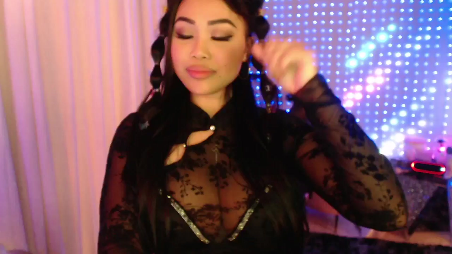 Gallery image thumbnail from SinCityVEE's myfreecams stream on, 03/29/2024, 06:49 image 16 of 20