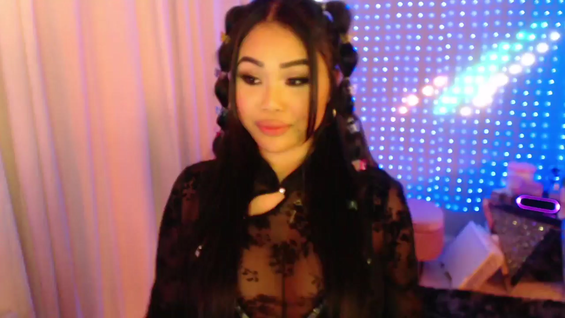 Gallery image thumbnail from SinCityVEE's myfreecams stream on, 03/29/2024, 06:49 image 3 of 20