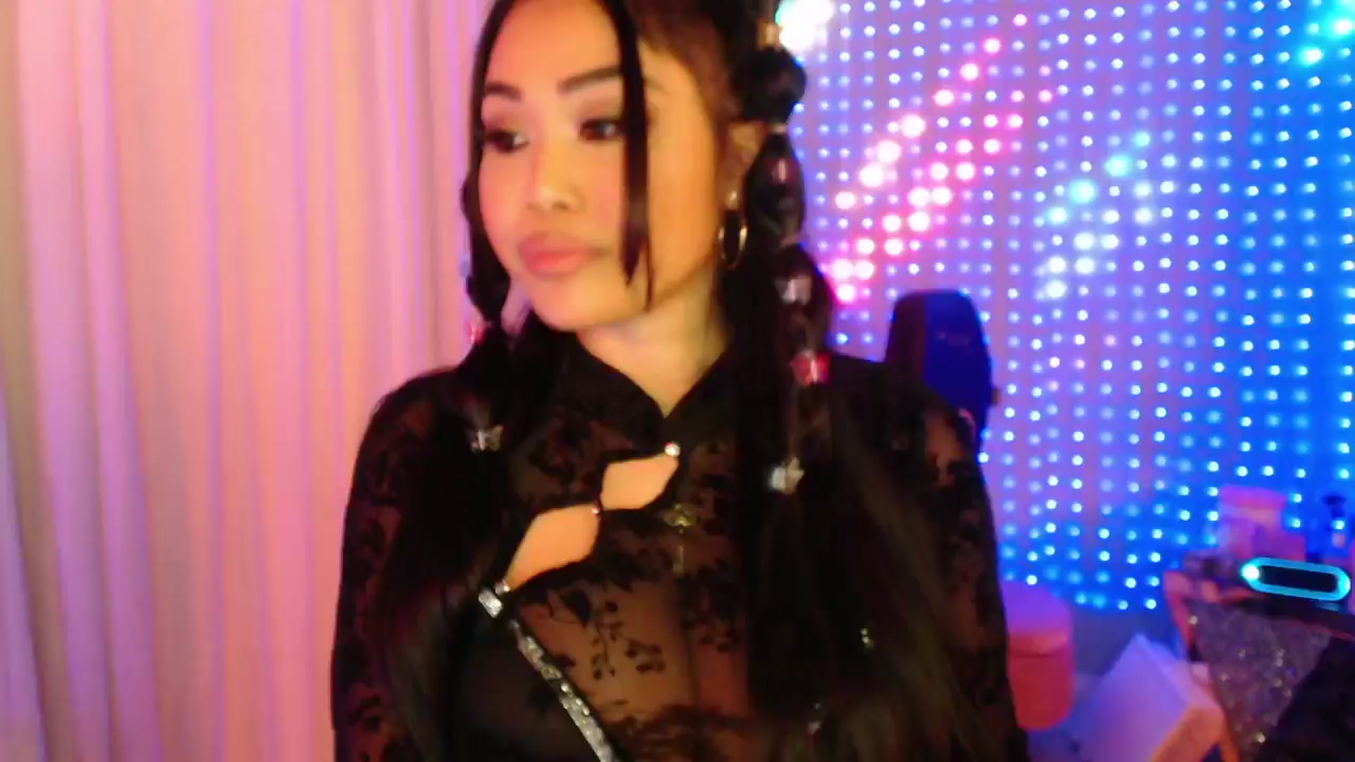 Gallery image thumbnail from SinCityVEE's myfreecams stream on, 03/29/2024, 06:49 image 14 of 20