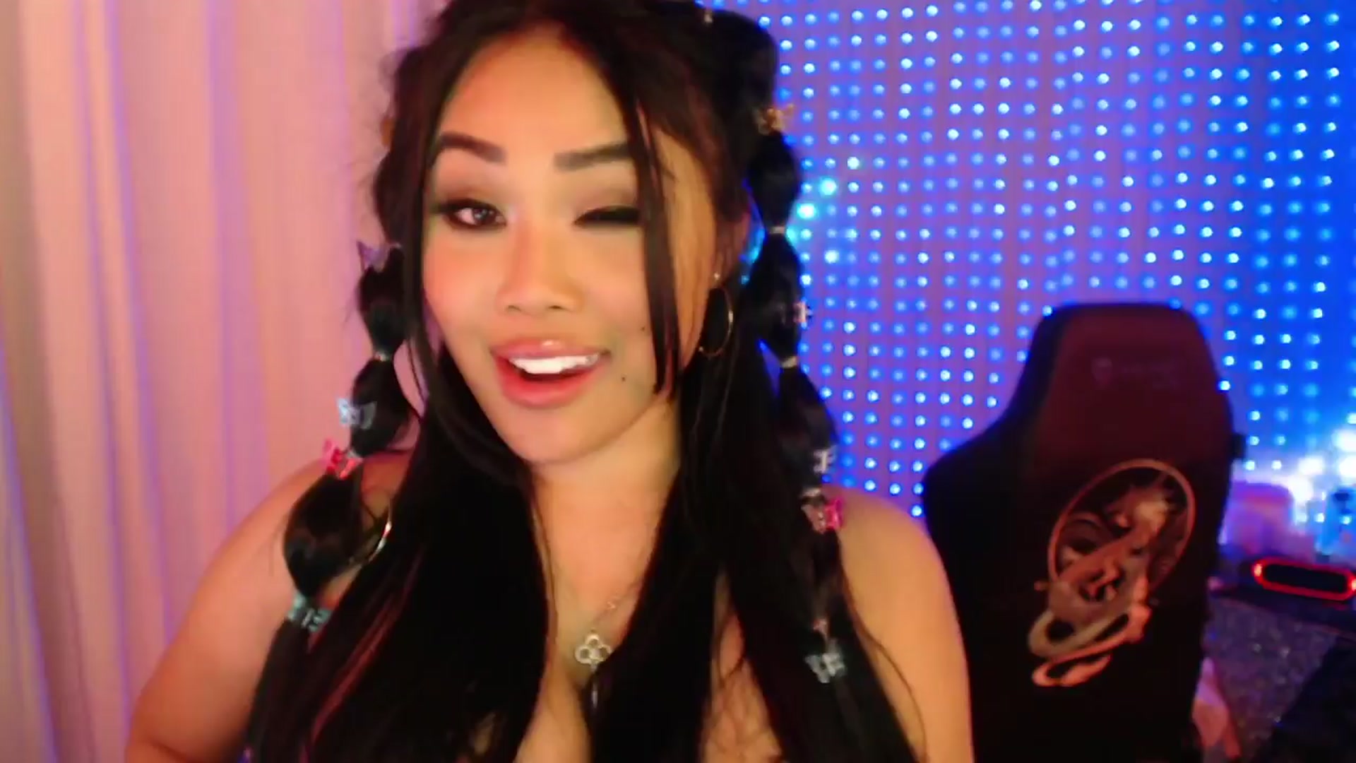 Gallery image thumbnail from SinCityVEE's myfreecams stream on, 03/29/2024, 11:08 image 15 of 20