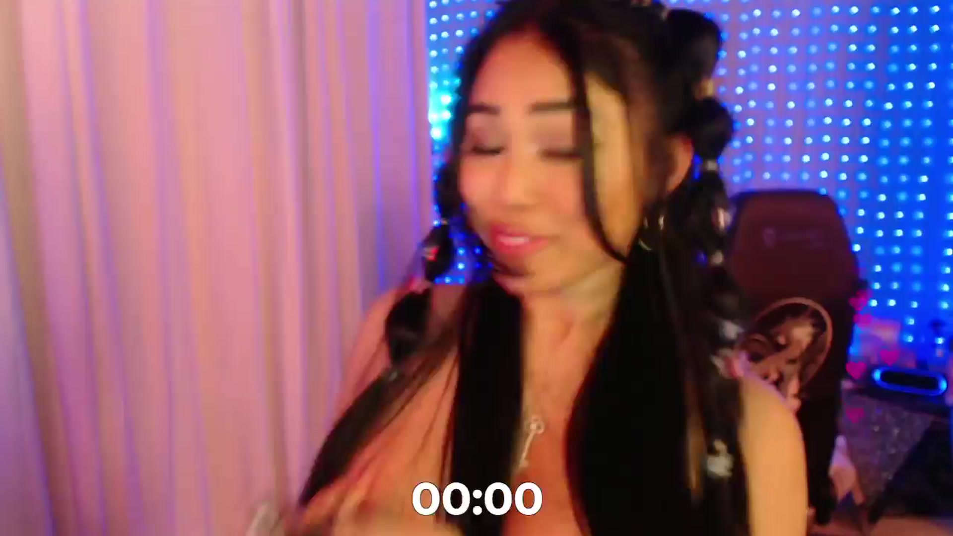 Gallery image thumbnail from SinCityVEE's myfreecams stream on, 03/29/2024, 11:08 image 5 of 20