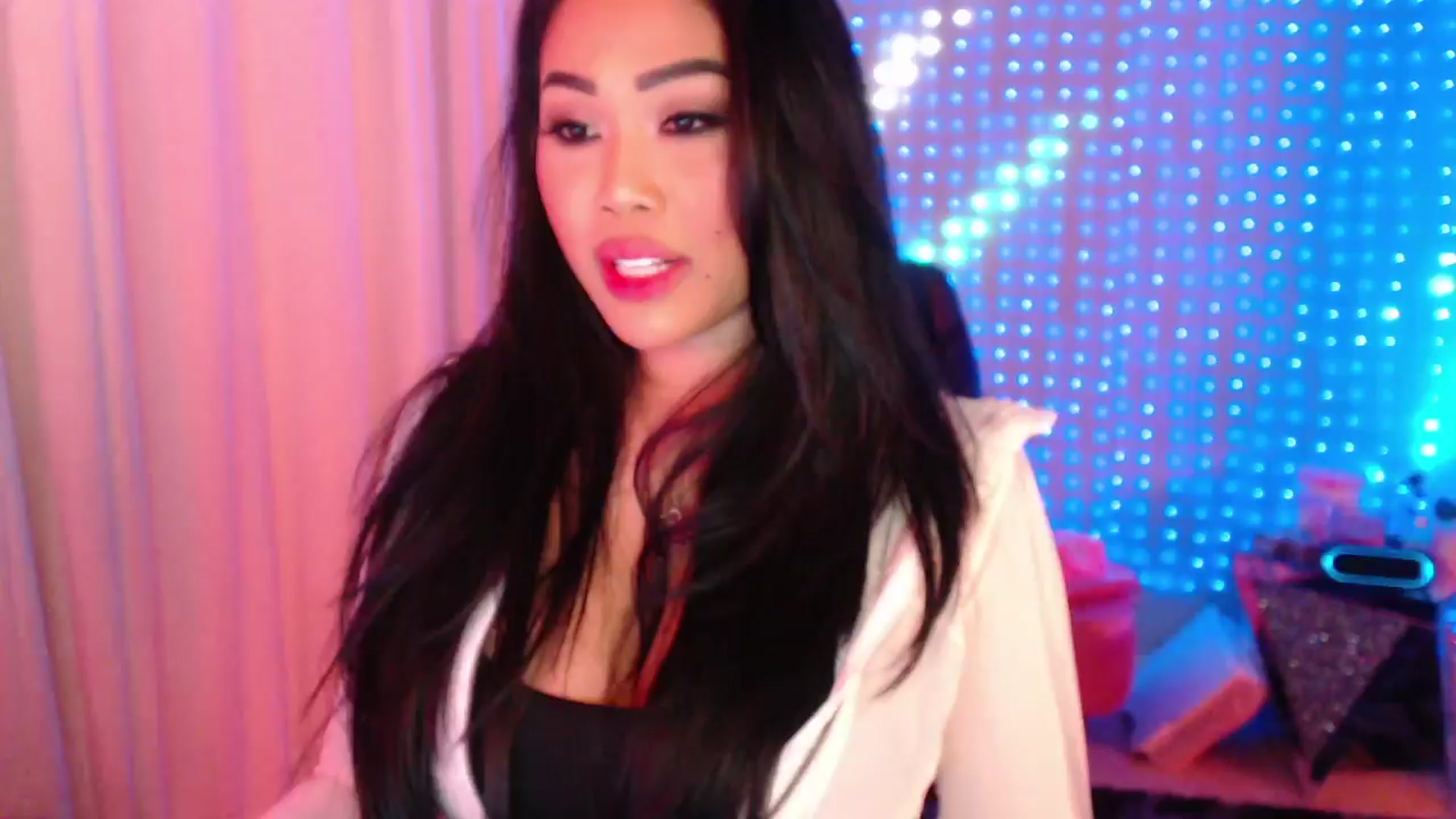 Gallery image thumbnail from SinCityVEE's myfreecams stream on, 03/30/2024, 07:37 image 11 of 20