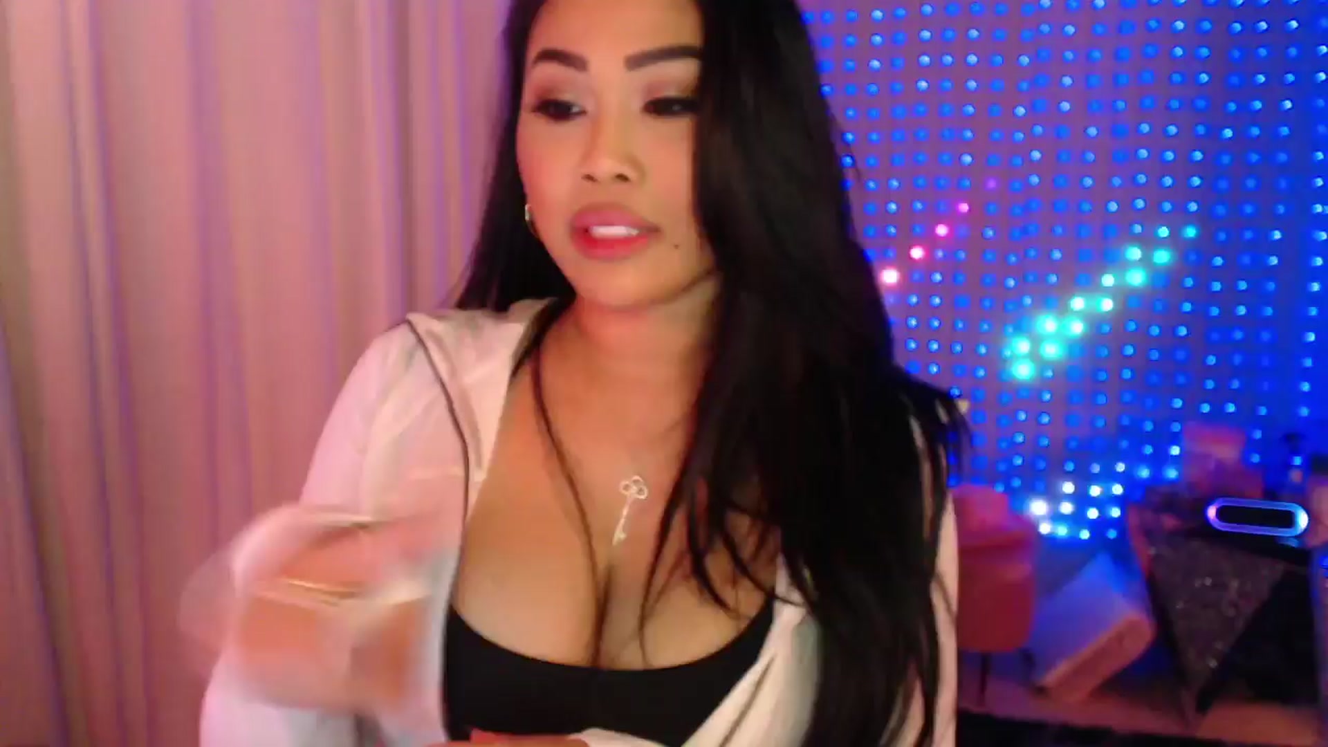 Gallery image thumbnail from SinCityVEE's myfreecams stream on, 03/30/2024, 07:37 image 7 of 20