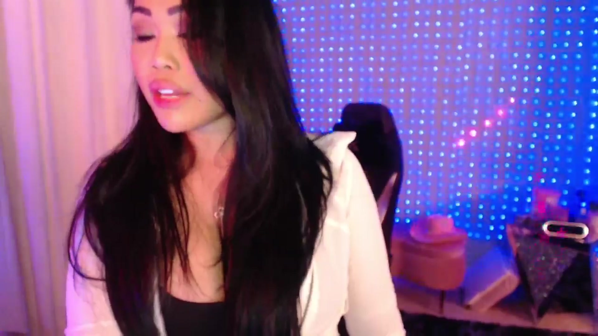 Gallery image thumbnail from SinCityVEE's myfreecams stream on, 03/30/2024, 07:37 image 20 of 20
