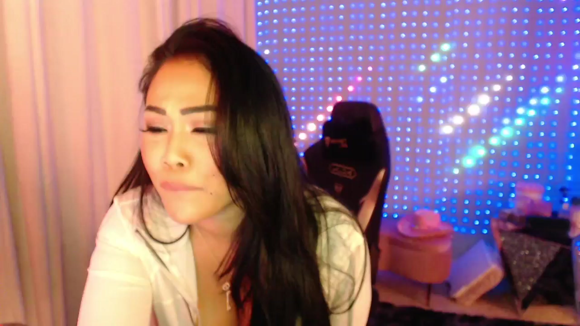 Gallery image thumbnail from SinCityVEE's myfreecams stream on, 03/30/2024, 07:37 image 3 of 20