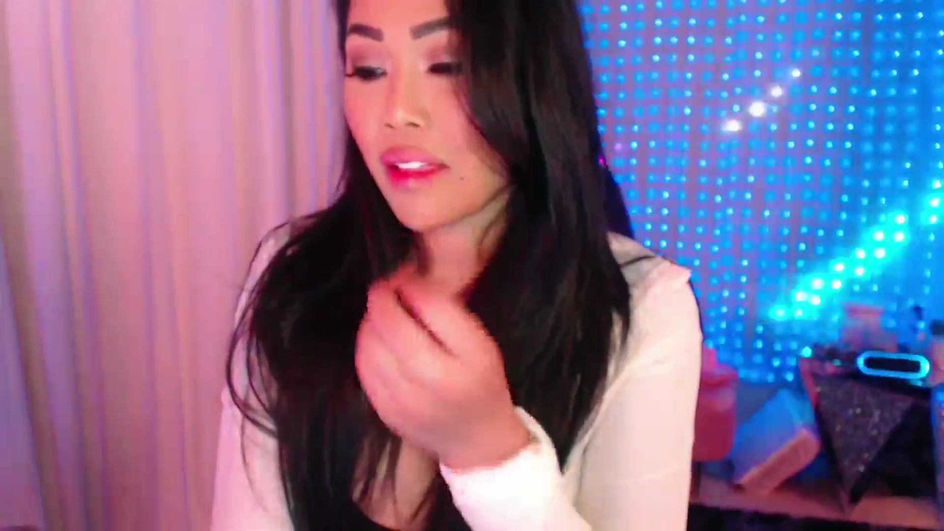 Gallery image thumbnail from SinCityVEE's myfreecams stream on, 03/30/2024, 07:37 image 19 of 20