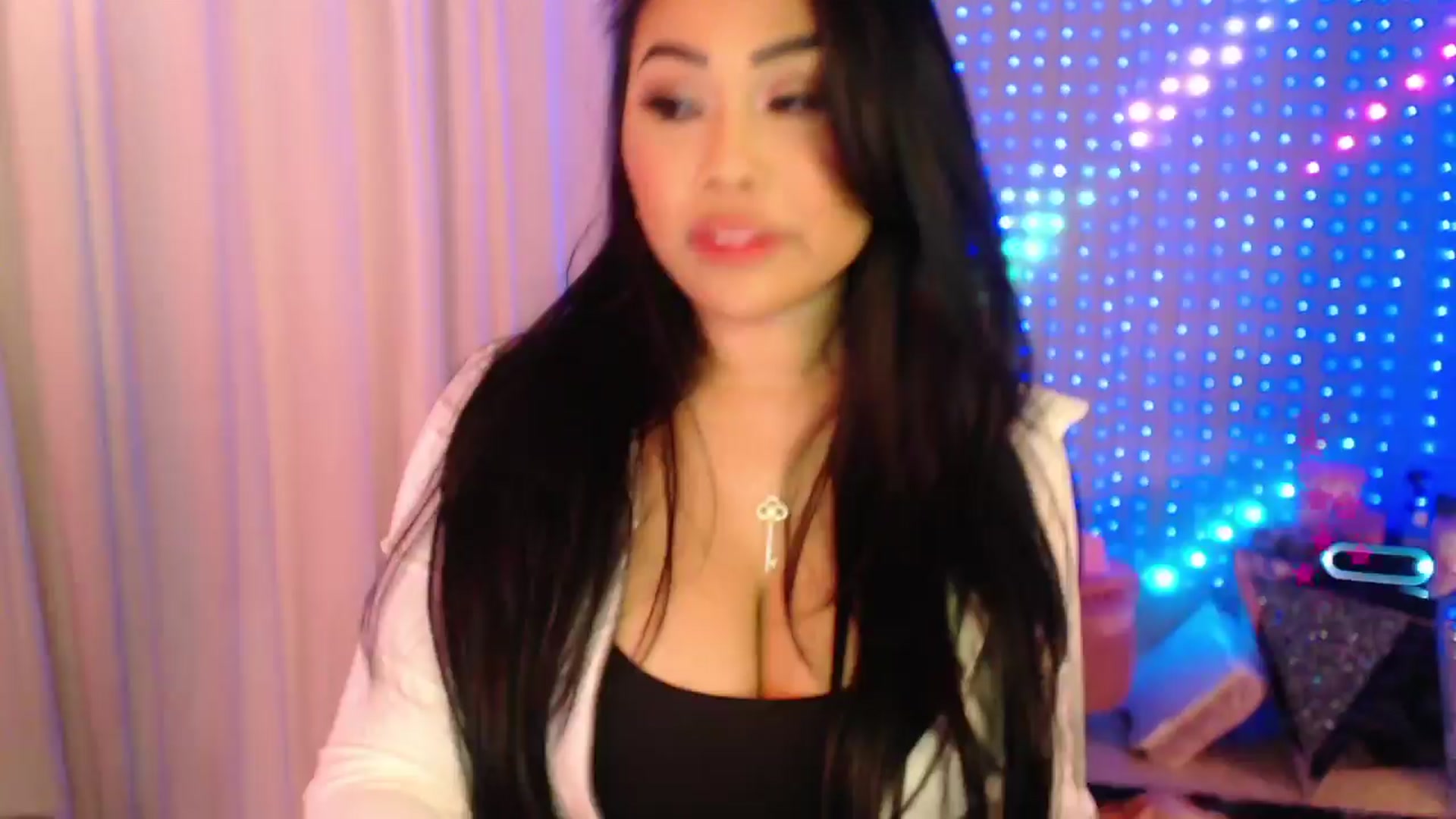 Gallery image thumbnail from SinCityVEE's myfreecams stream on, 03/30/2024, 07:37 image 18 of 20