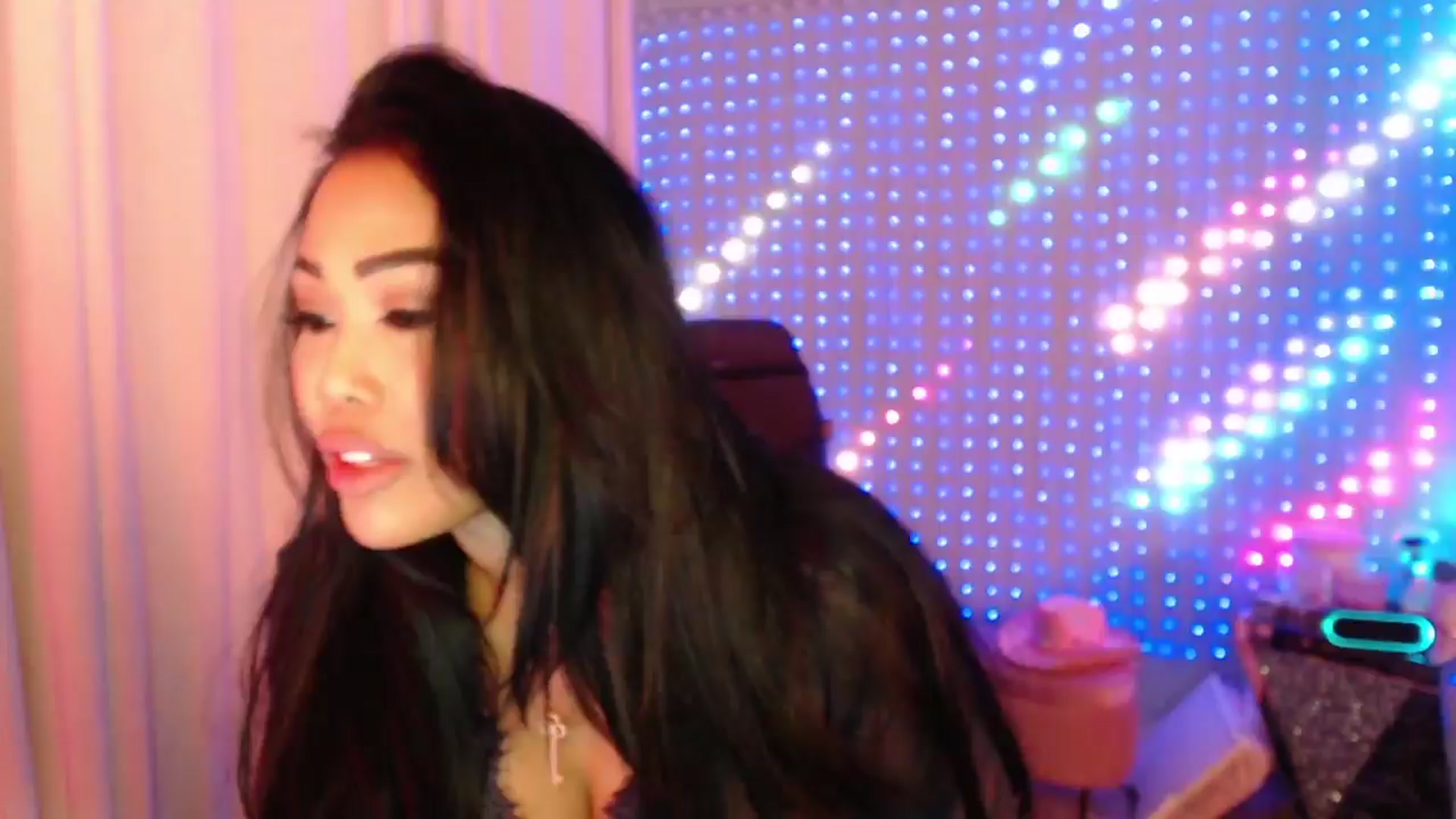 Gallery image thumbnail from SinCityVEE's myfreecams stream on, 03/30/2024, 09:18 image 15 of 20