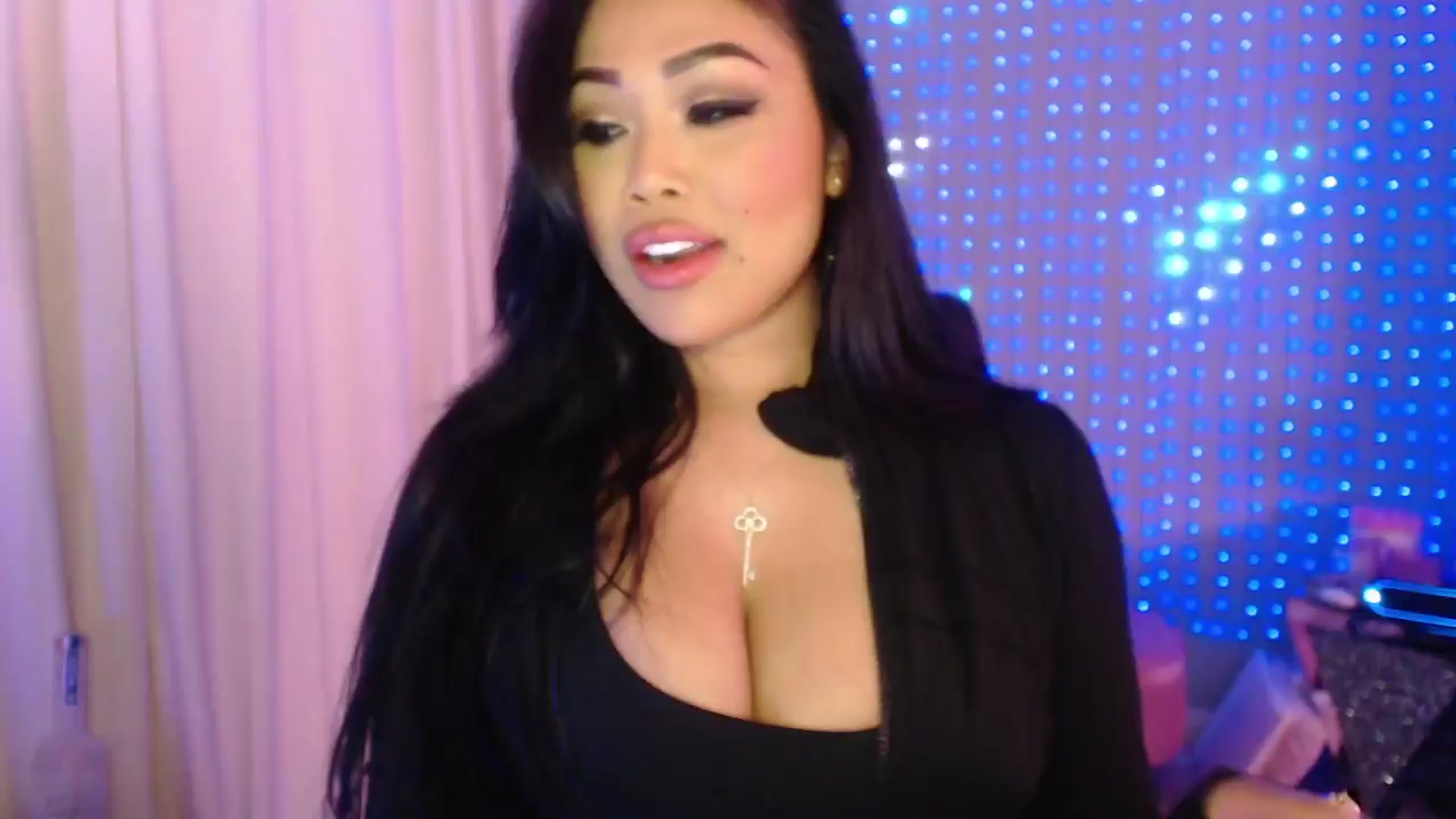 Gallery image thumbnail from SinCityVEE's myfreecams stream on, 04/05/2024, 10:44 image 5 of 20