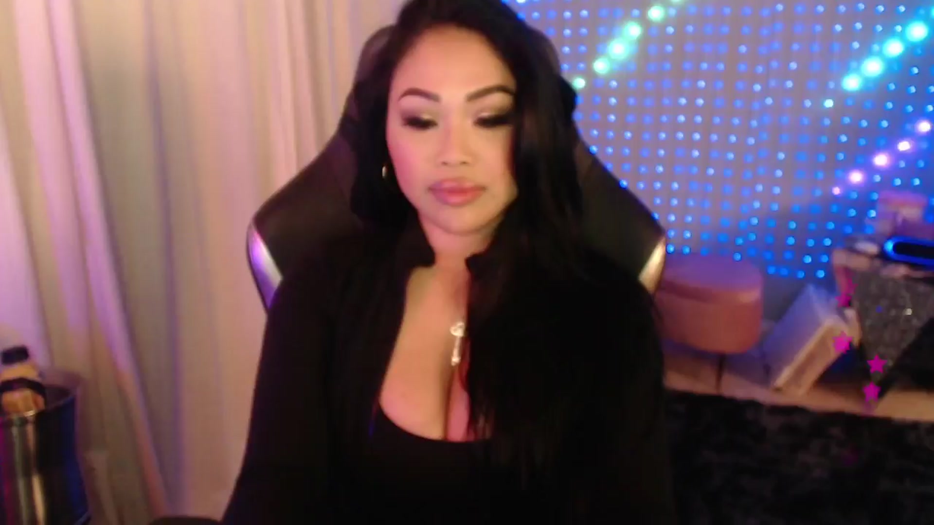 Gallery image thumbnail from SinCityVEE's myfreecams stream on, 04/05/2024, 10:44 image 1 of 20