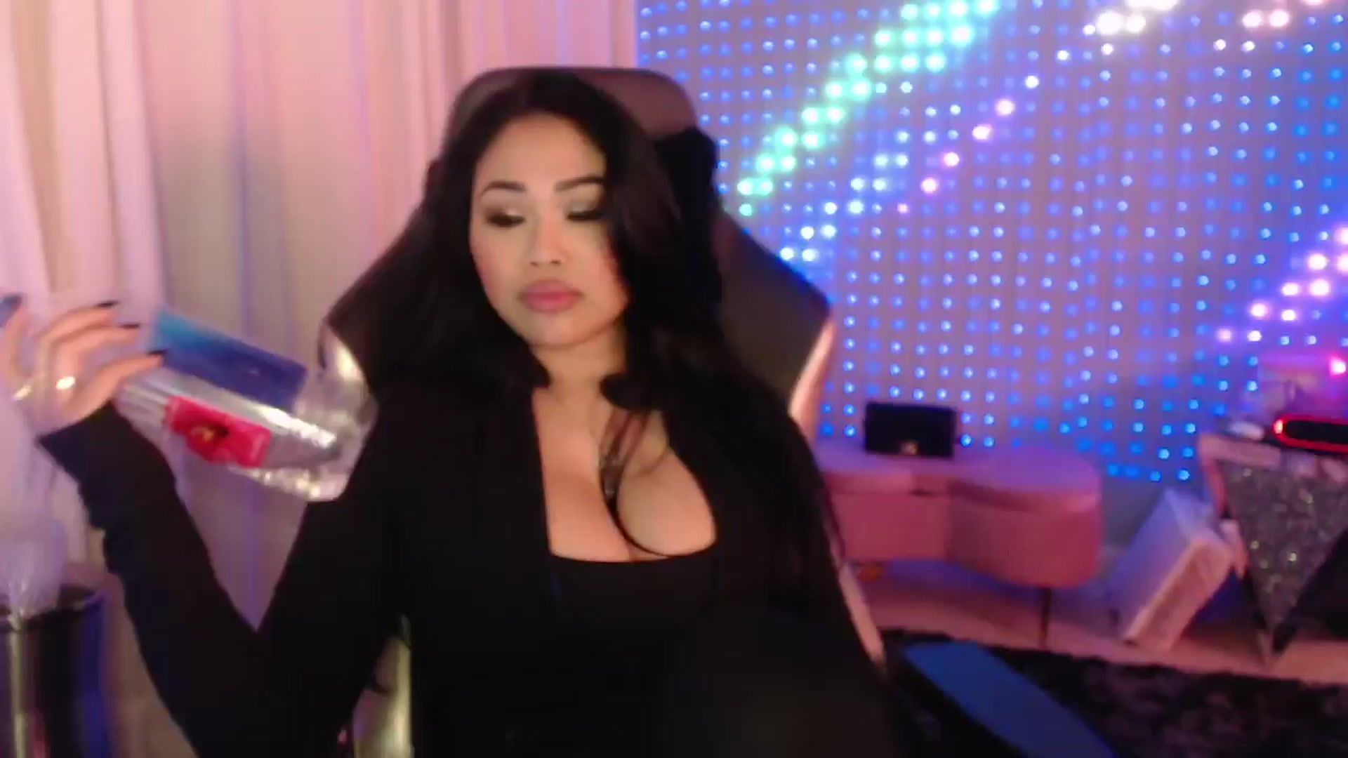 Gallery image thumbnail from SinCityVEE's myfreecams stream on, 04/05/2024, 10:44 image 9 of 20