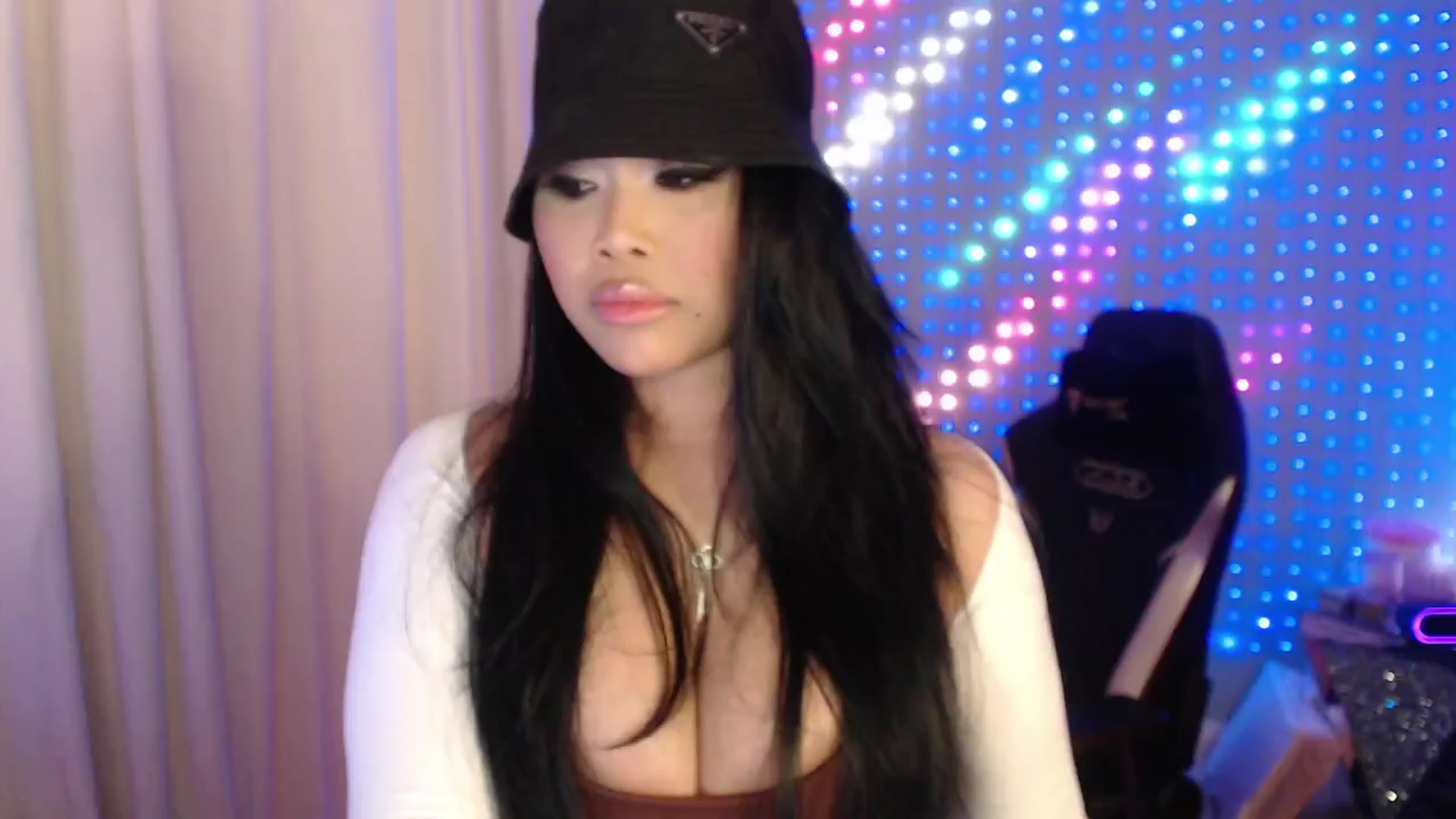 Gallery image thumbnail from SinCityVEE's myfreecams stream on, 04/06/2024, 08:17 image 15 of 20
