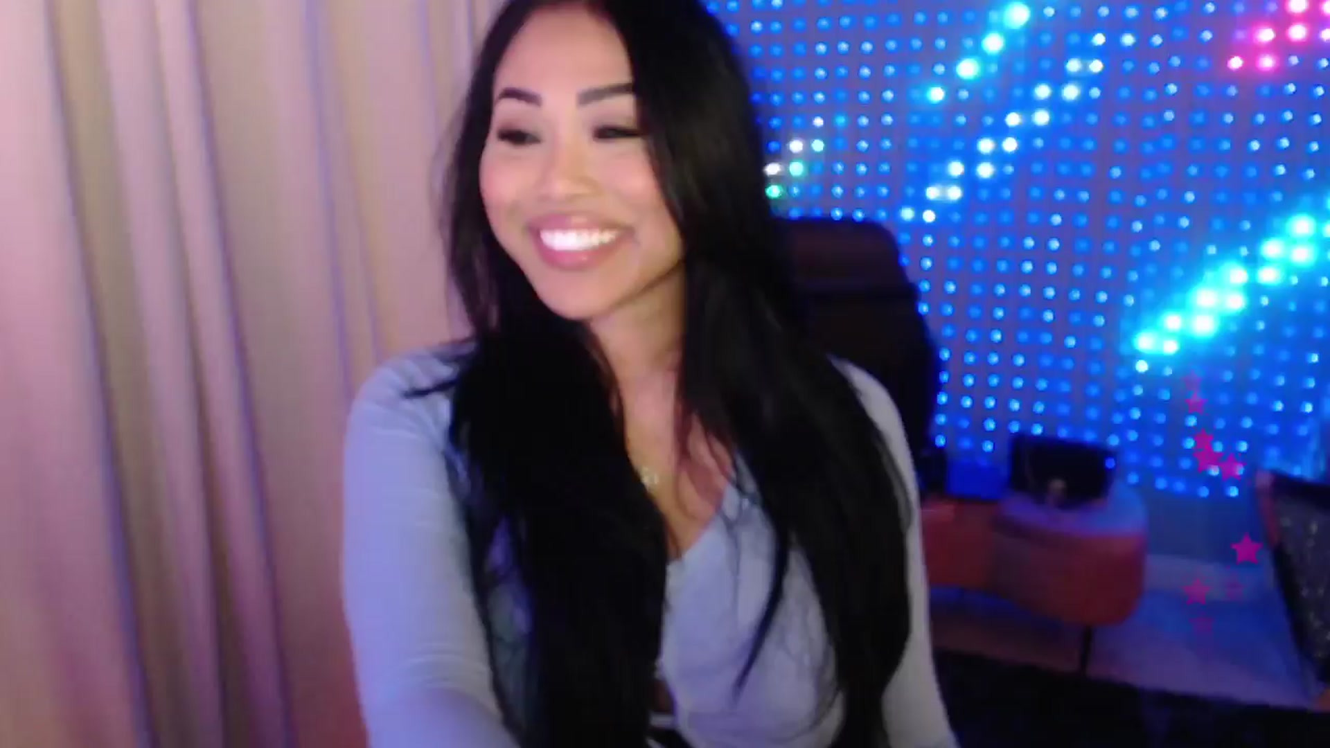 Gallery image thumbnail from SinCityVEE's myfreecams stream on, 04/10/2024, 04:19 image 17 of 20