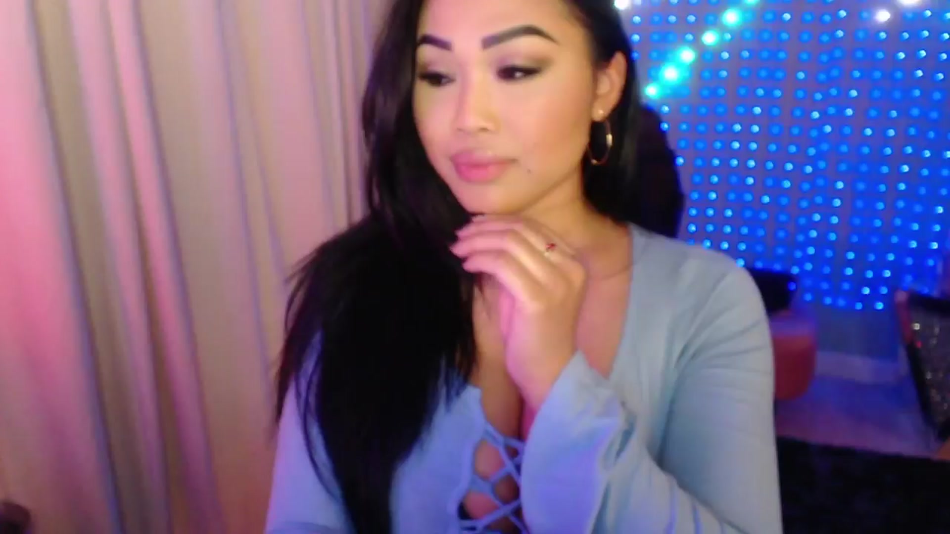 Gallery image thumbnail from SinCityVEE's myfreecams stream on, 04/10/2024, 06:03 image 3 of 20