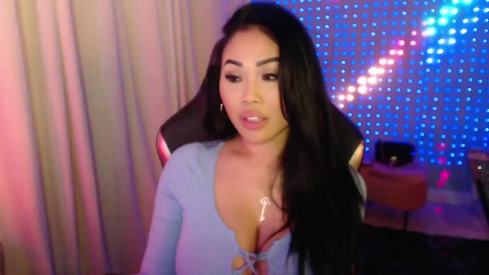 Gallery image thumbnail from SinCityVEE's myfreecams stream on, 04/10/2024, 06:03 image 15 of 20
