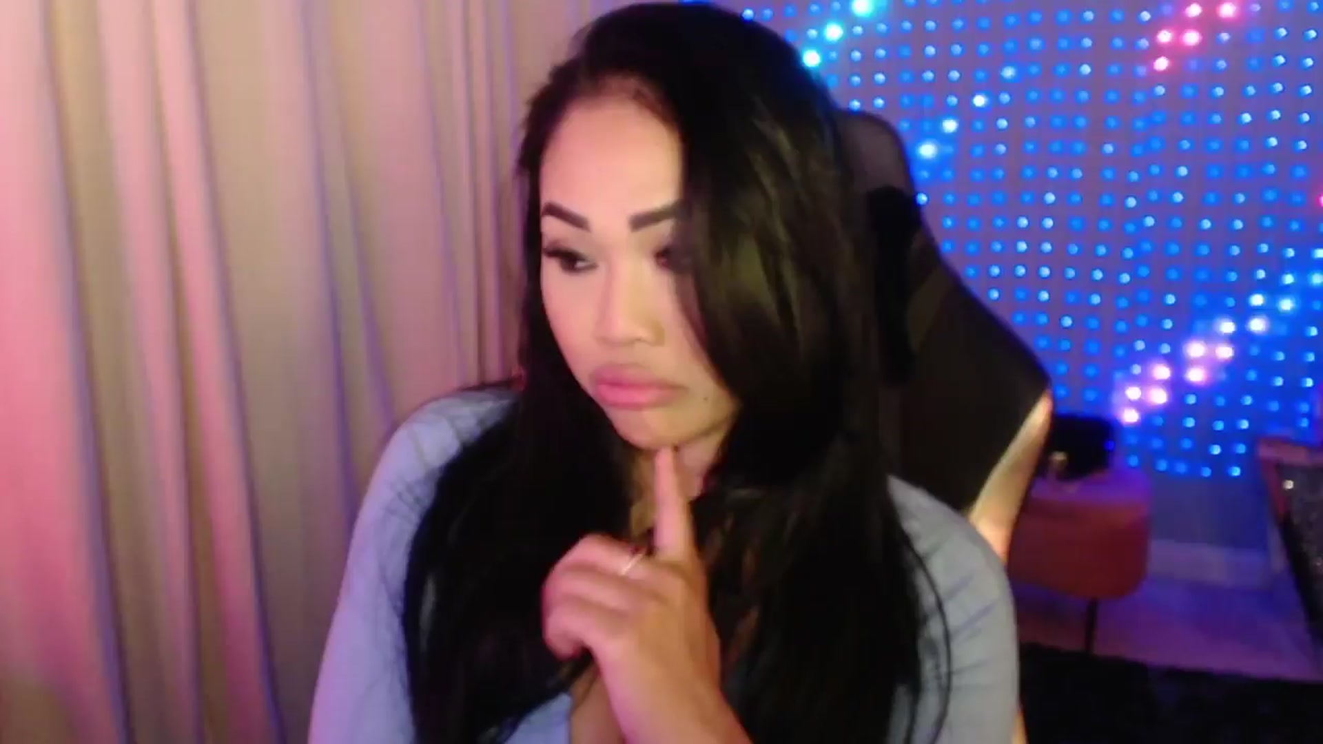Gallery image thumbnail from SinCityVEE's myfreecams stream on, 04/10/2024, 06:03 image 12 of 20