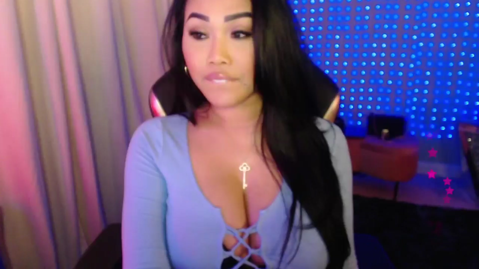 Gallery image thumbnail from SinCityVEE's myfreecams stream on, 04/10/2024, 06:03 image 16 of 20
