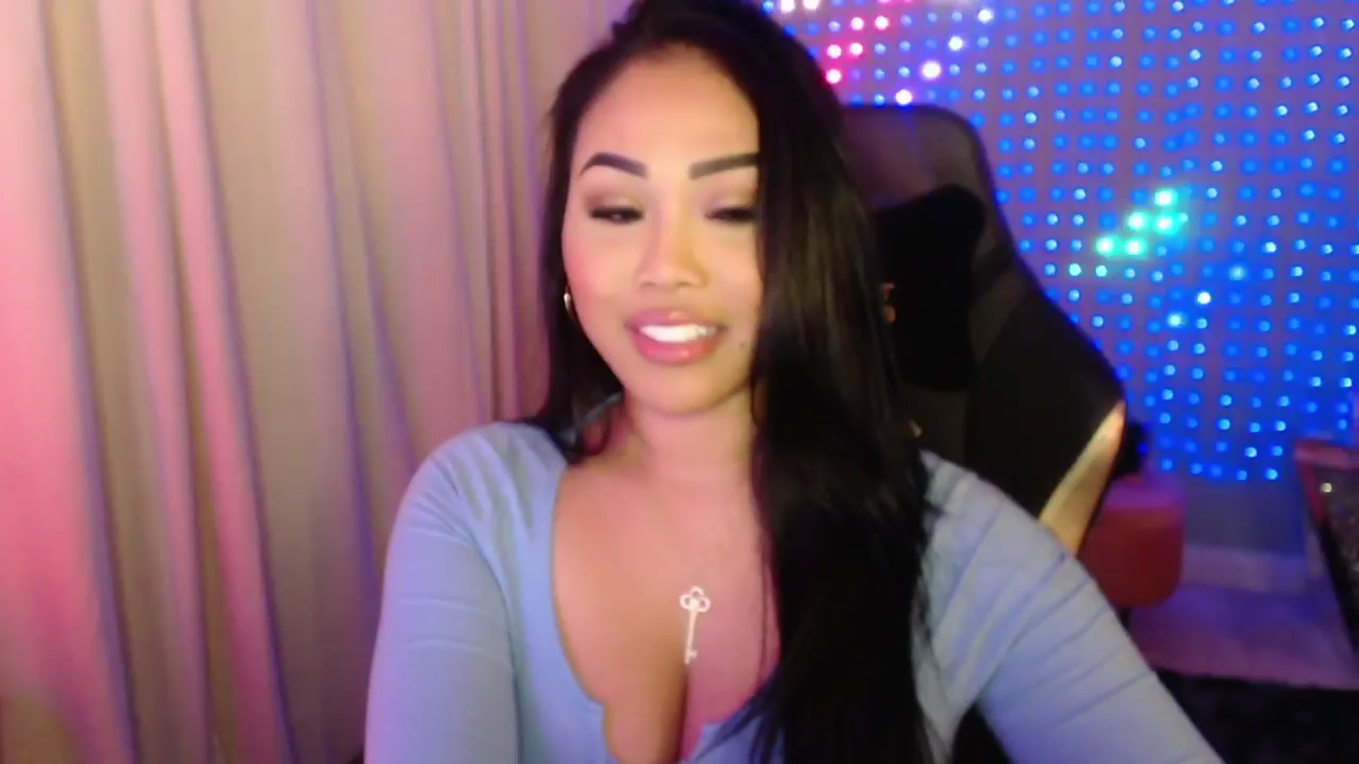 Gallery image thumbnail from SinCityVEE's myfreecams stream on, 04/10/2024, 06:03 image 11 of 20