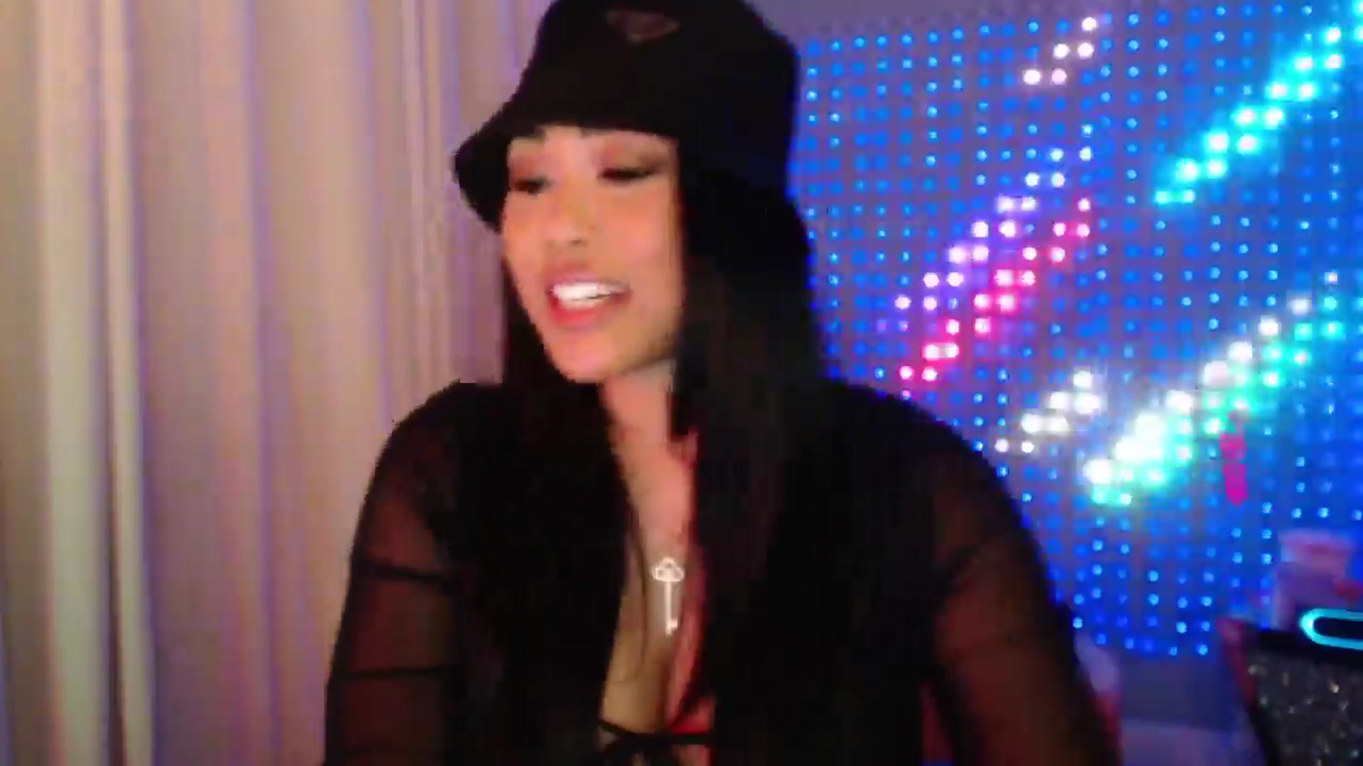 Gallery image thumbnail from SinCityVEE's myfreecams stream on, 04/11/2024, 06:53 image 18 of 20