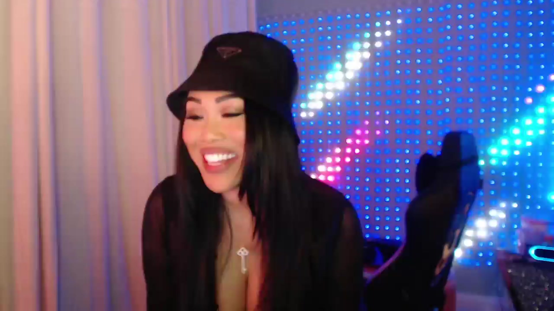 Gallery image thumbnail from SinCityVEE's myfreecams stream on, 04/11/2024, 06:53 image 6 of 20