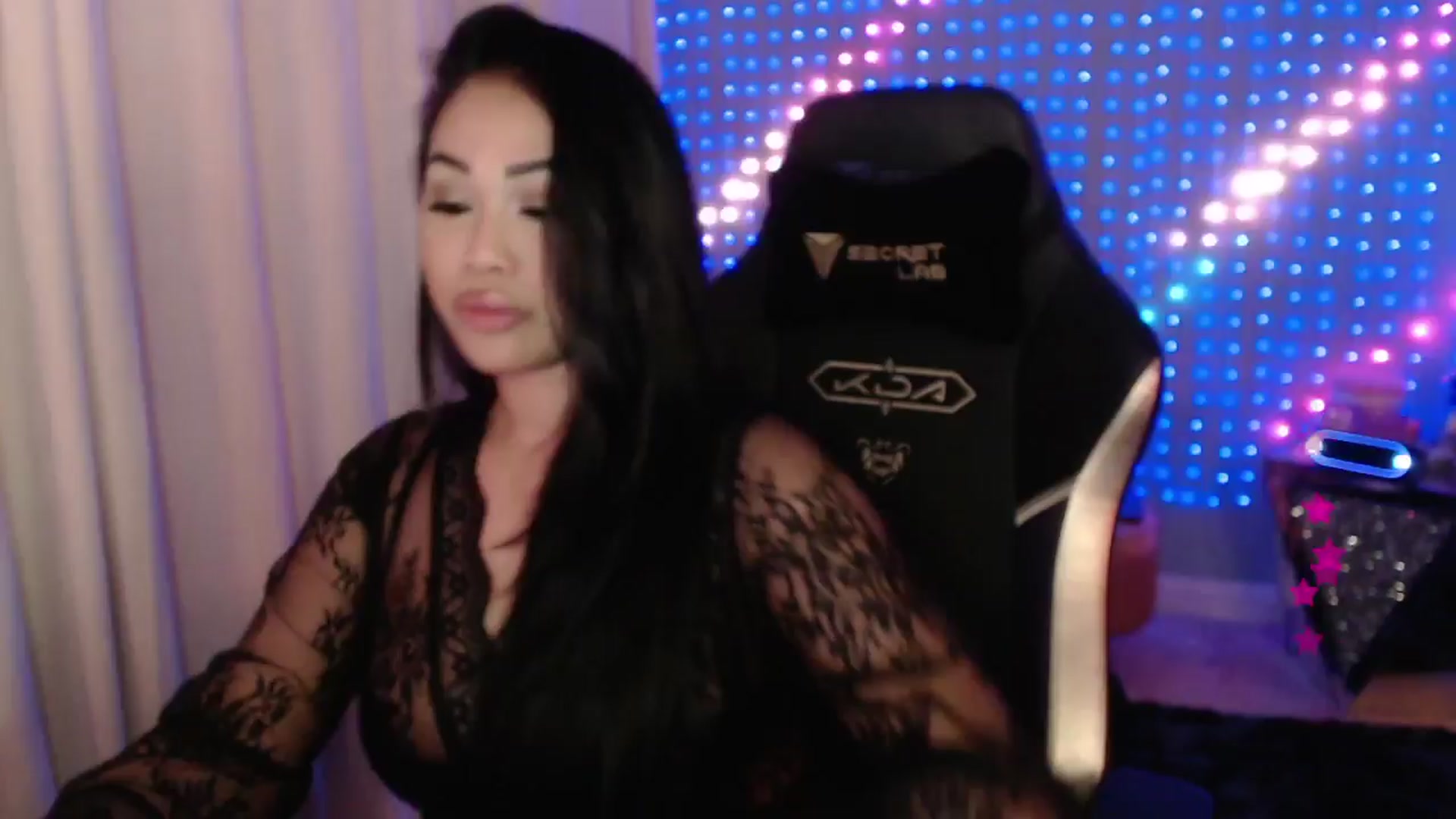 Gallery image thumbnail from SinCityVEE's myfreecams stream on, 04/14/2024, 07:36 image 17 of 20