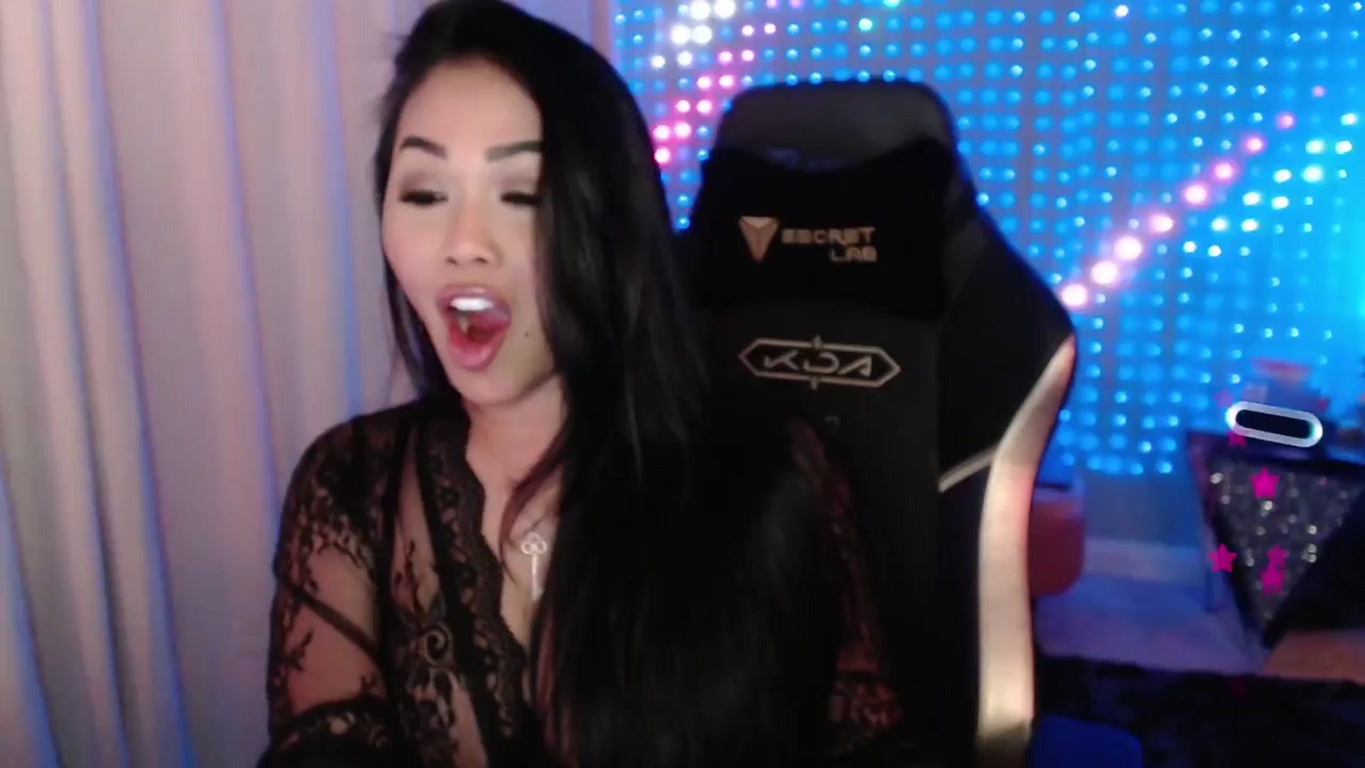 Gallery image thumbnail from SinCityVEE's myfreecams stream on, 04/14/2024, 07:36 image 16 of 20