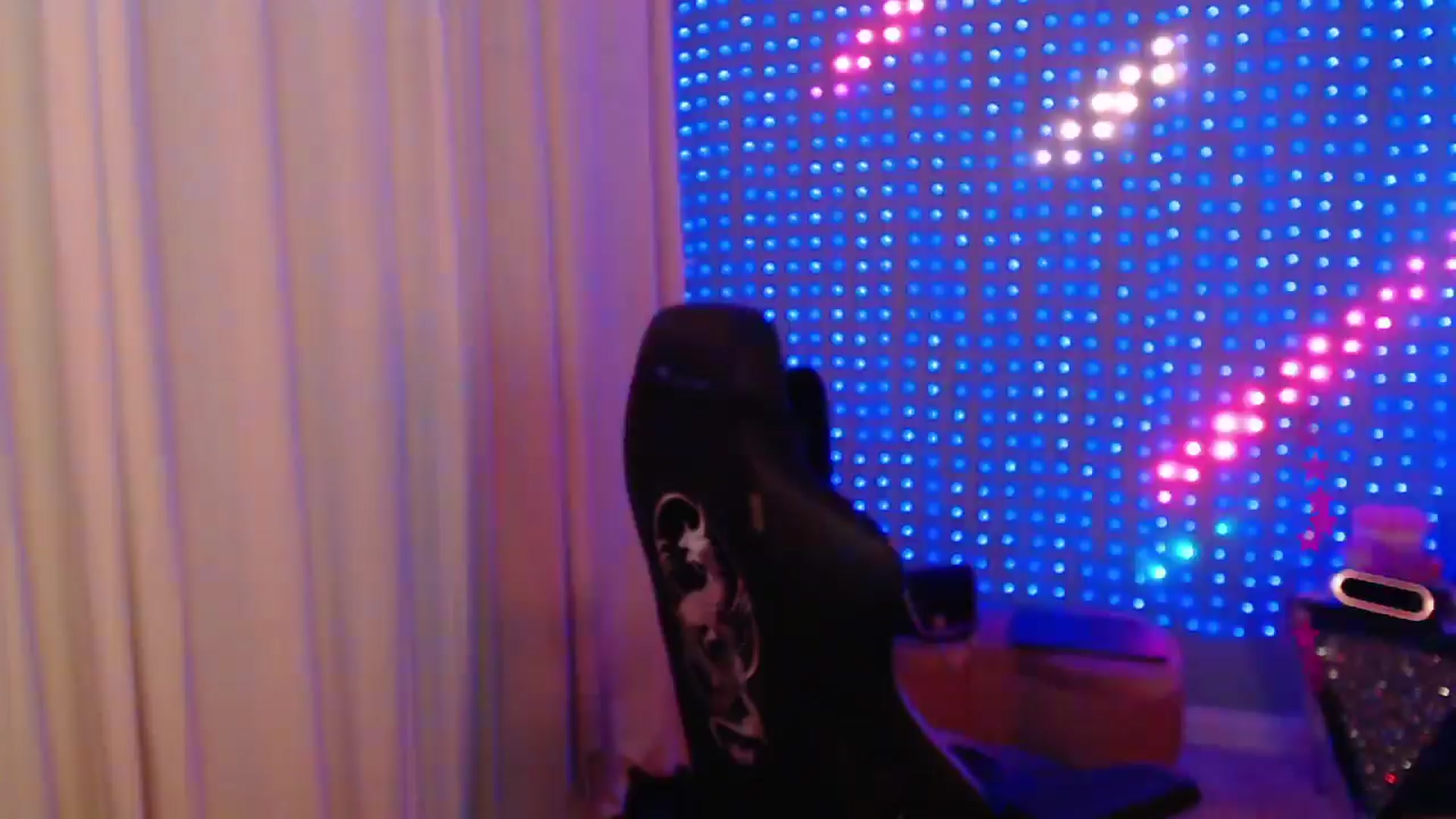 Gallery image thumbnail from SinCityVEE's myfreecams stream on, 04/14/2024, 07:36 image 3 of 20
