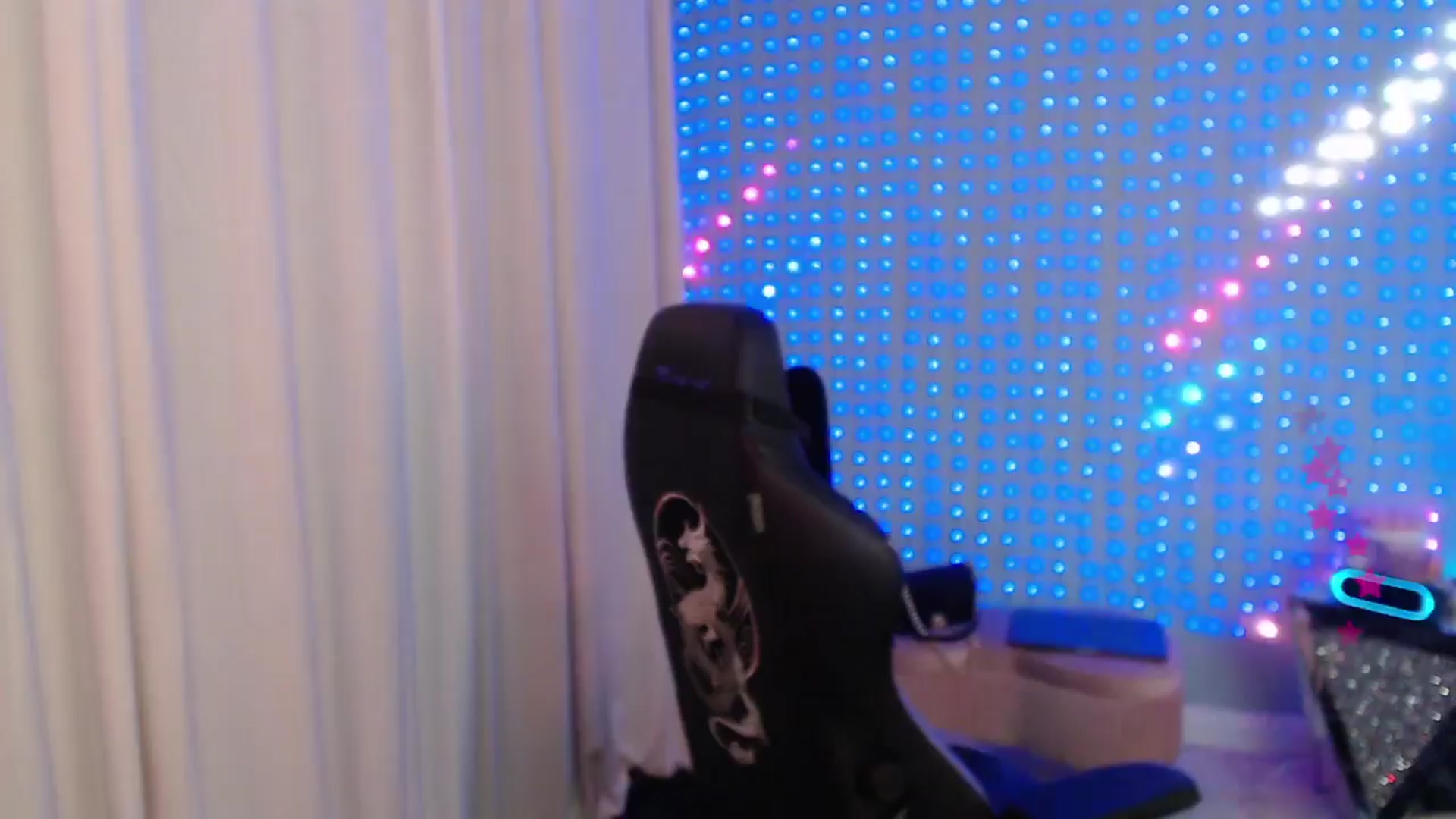 Gallery image thumbnail from SinCityVEE's myfreecams stream on, 04/14/2024, 07:36 image 5 of 20