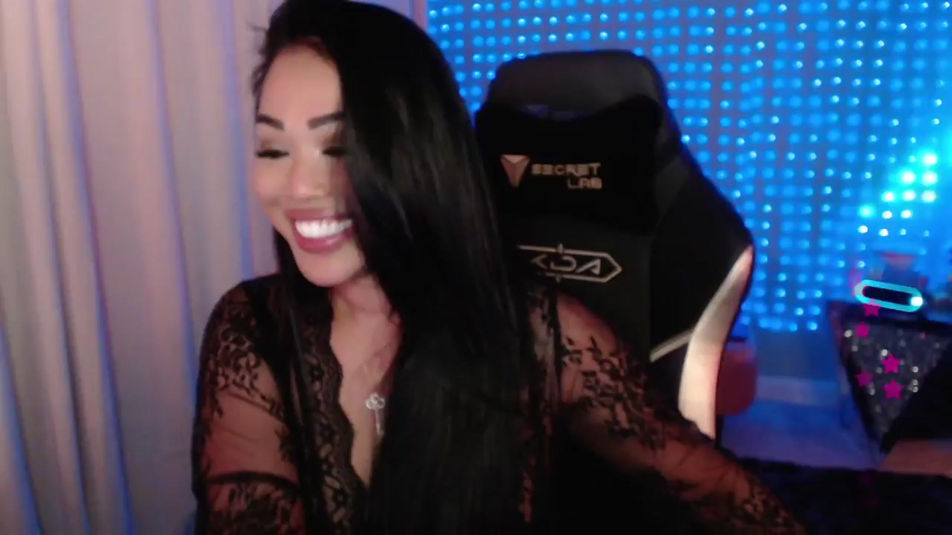 Gallery image thumbnail from SinCityVEE's myfreecams stream on, 04/14/2024, 07:36 image 18 of 20