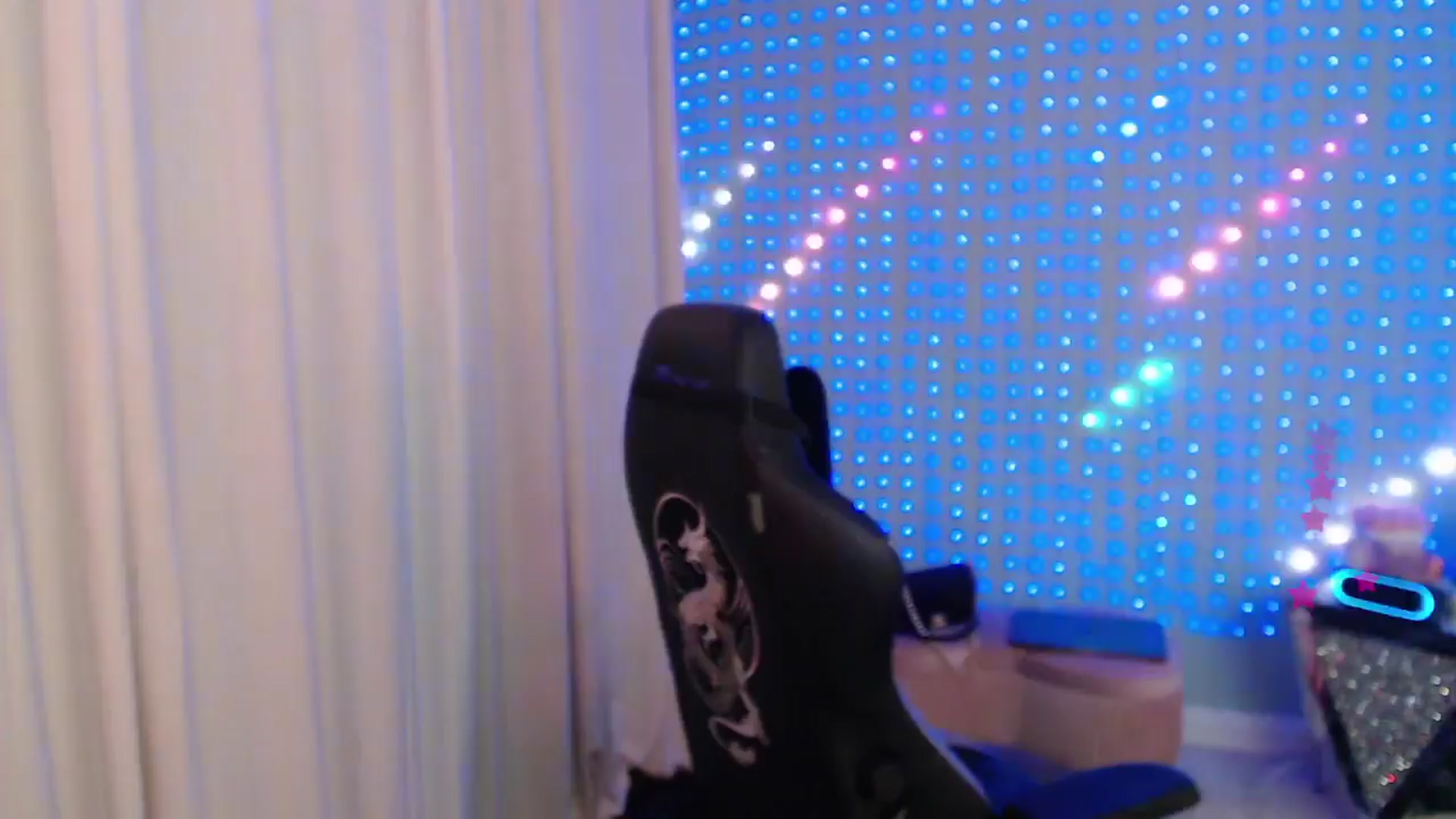 Gallery image thumbnail from SinCityVEE's myfreecams stream on, 04/14/2024, 07:36 image 4 of 20