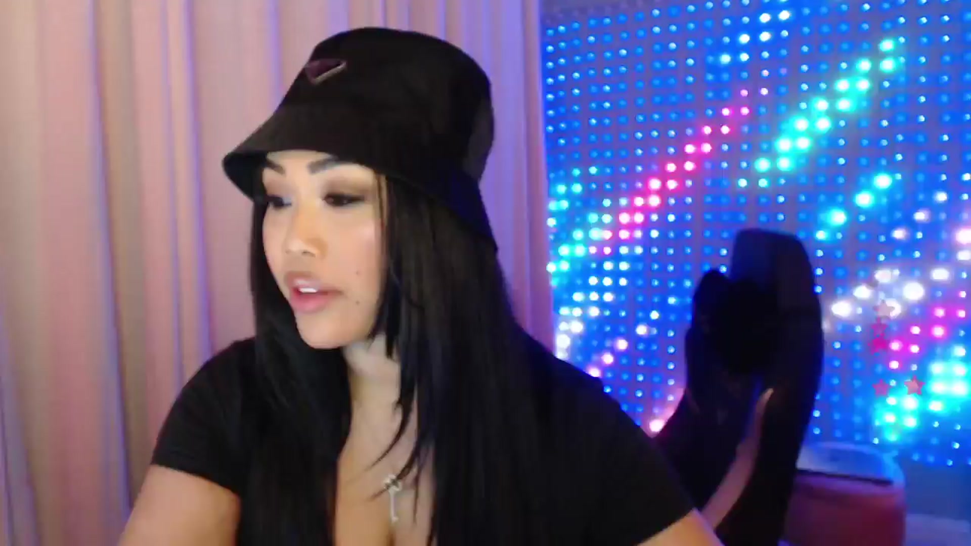 Gallery image thumbnail from SinCityVEE's myfreecams stream on, 04/15/2024, 08:10 image 4 of 20