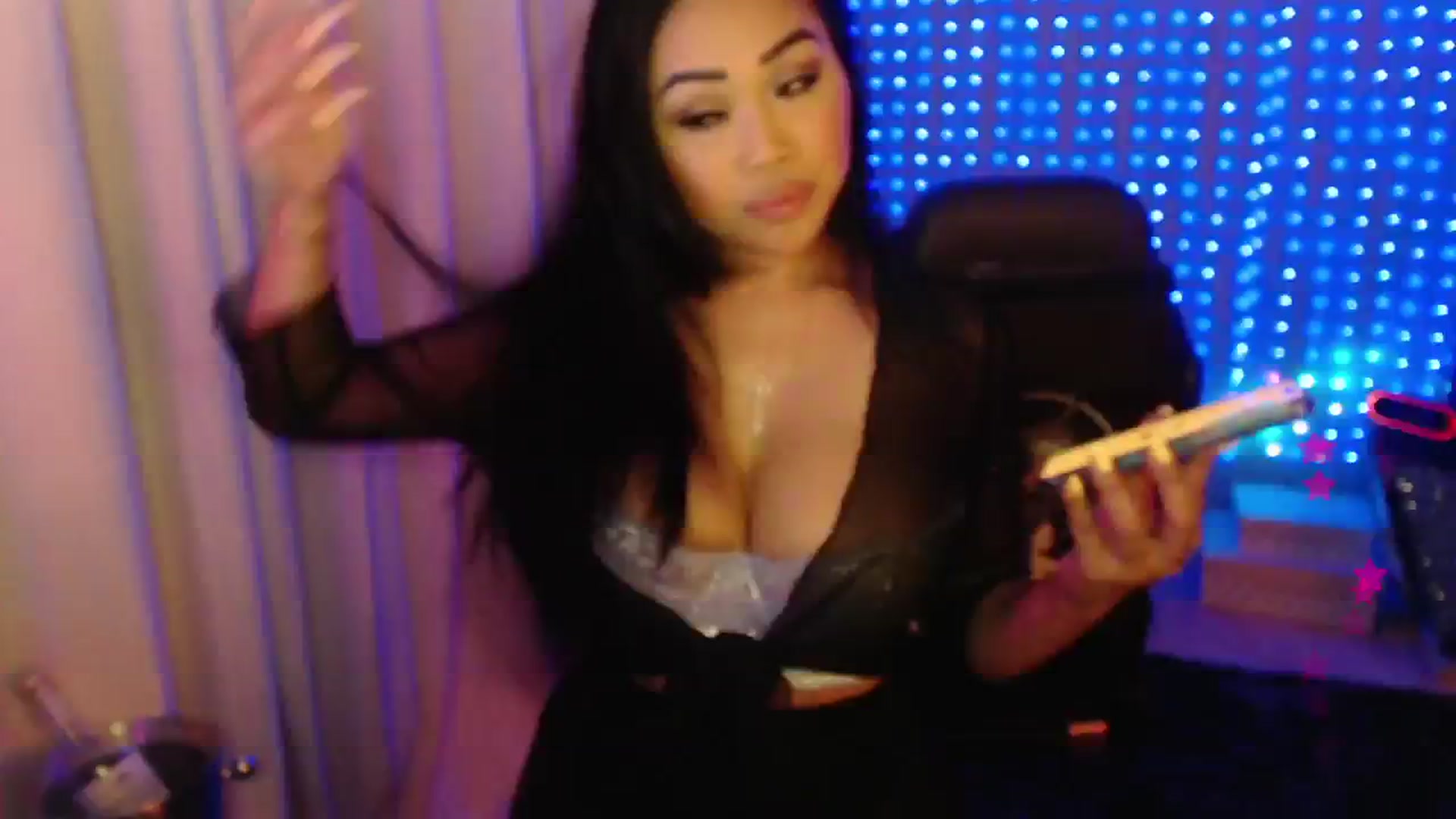 Gallery image thumbnail from SinCityVEE's myfreecams stream on, 04/19/2024, 07:10 image 15 of 20