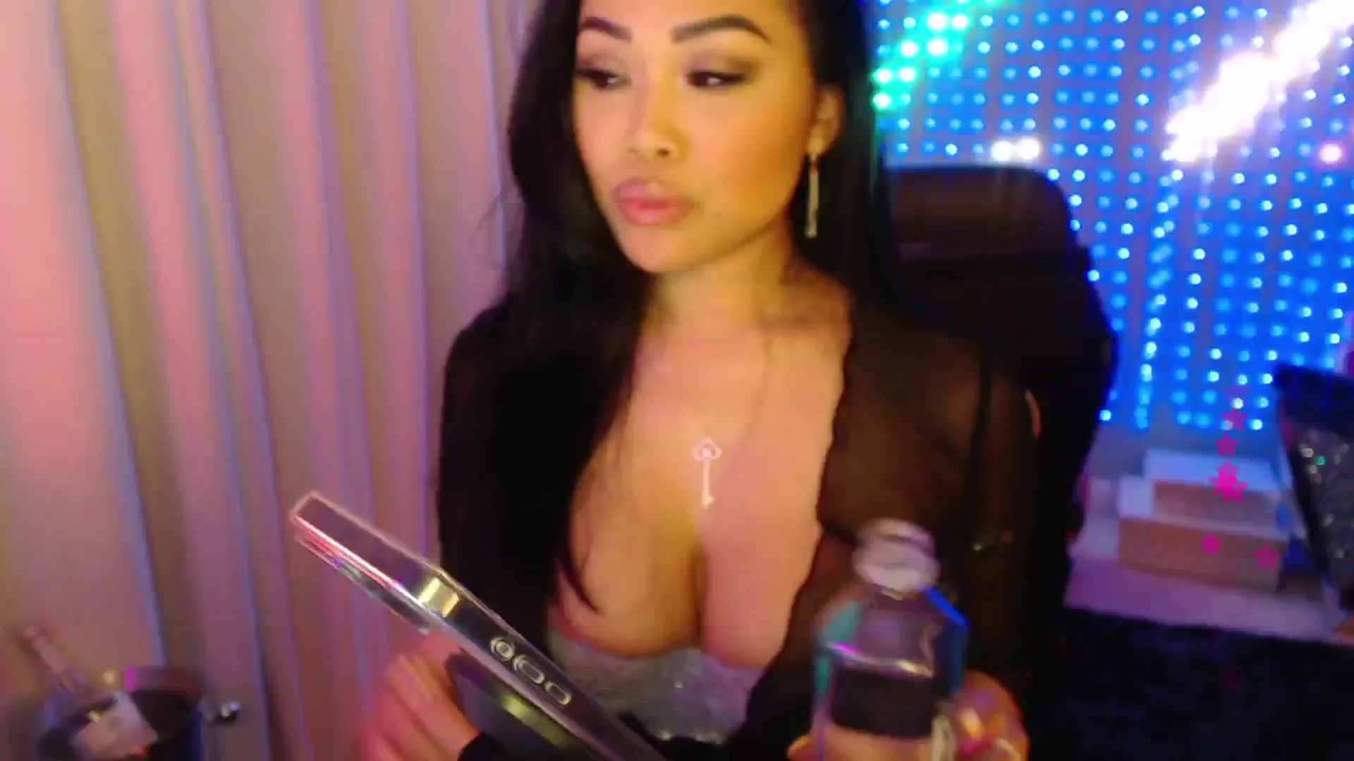 Gallery image thumbnail from SinCityVEE's myfreecams stream on, 04/19/2024, 07:10 image 9 of 20