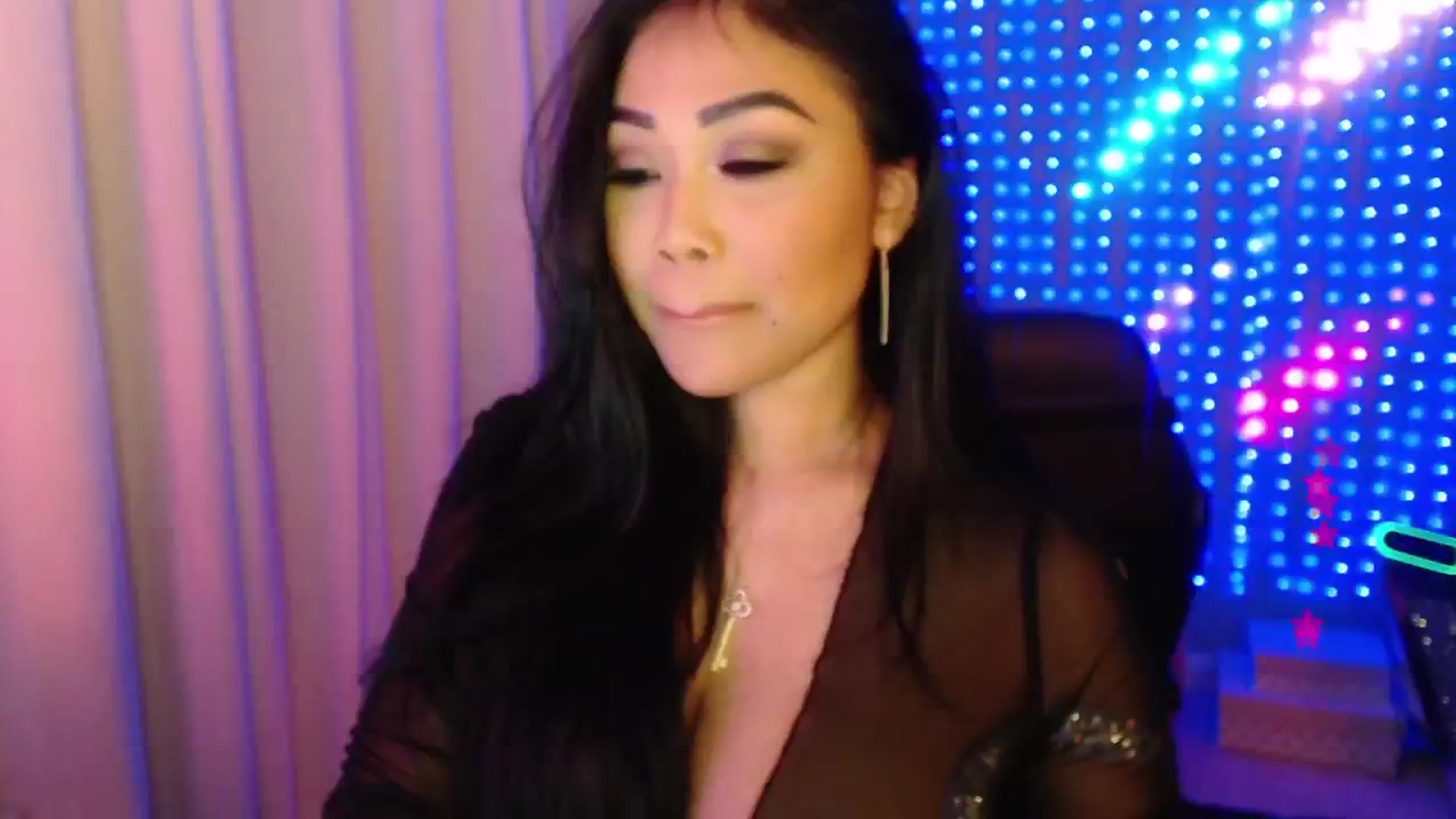 Gallery image thumbnail from SinCityVEE's myfreecams stream on, 04/19/2024, 07:10 image 19 of 20