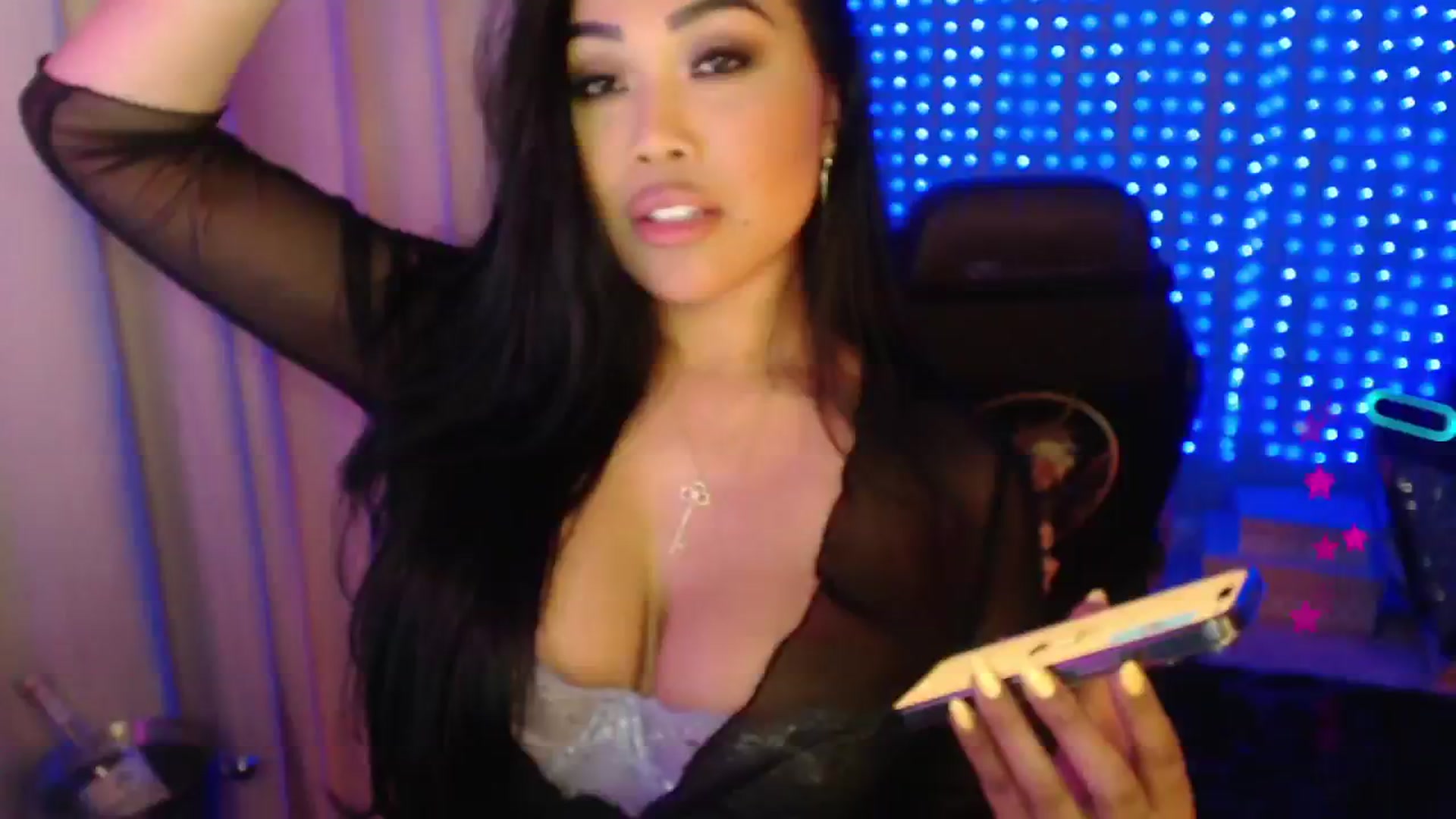 Gallery image thumbnail from SinCityVEE's myfreecams stream on, 04/19/2024, 07:10 image 17 of 20