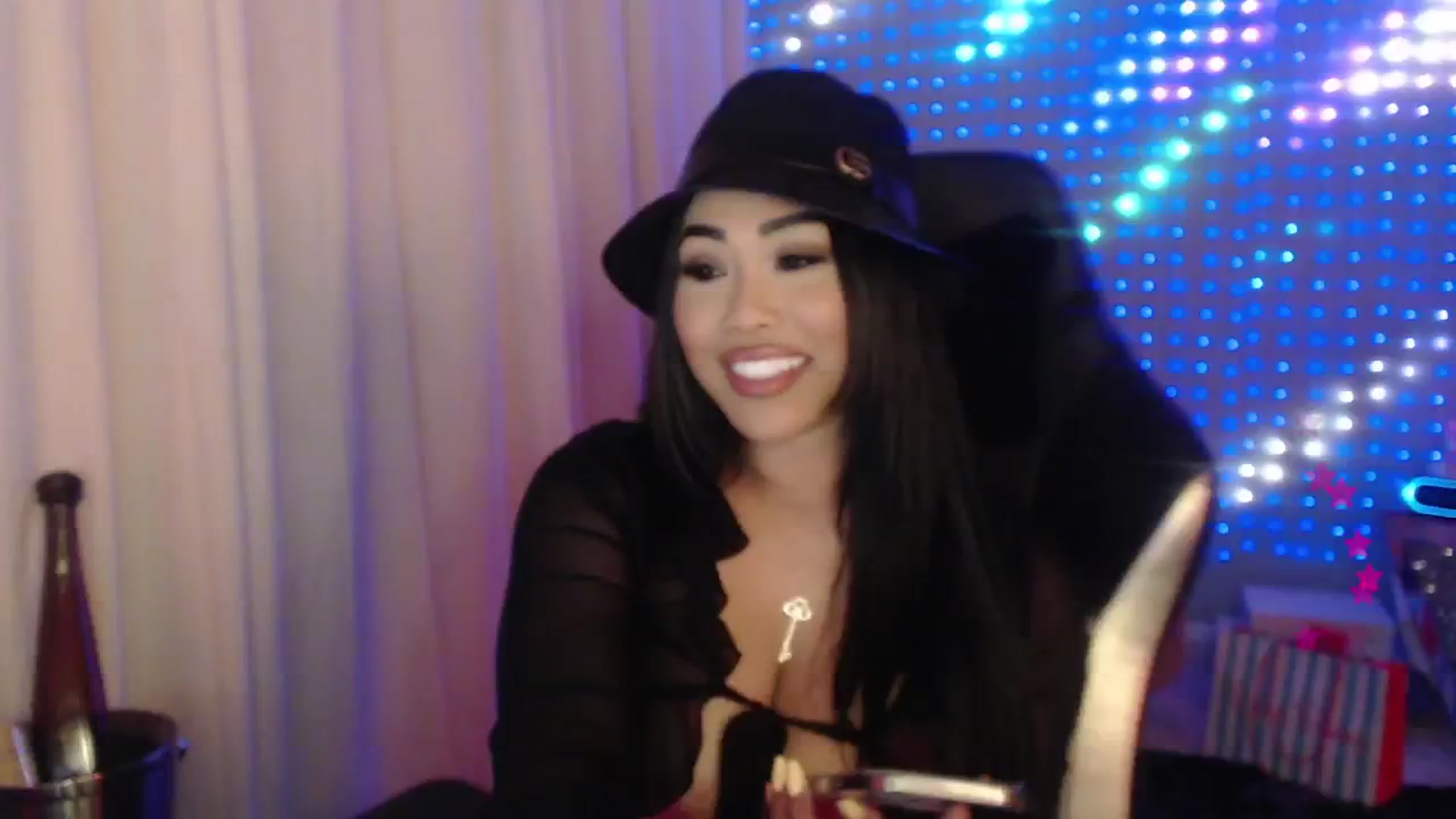 Gallery image thumbnail from SinCityVEE's myfreecams stream on, 04/27/2024, 06:02 image 14 of 20