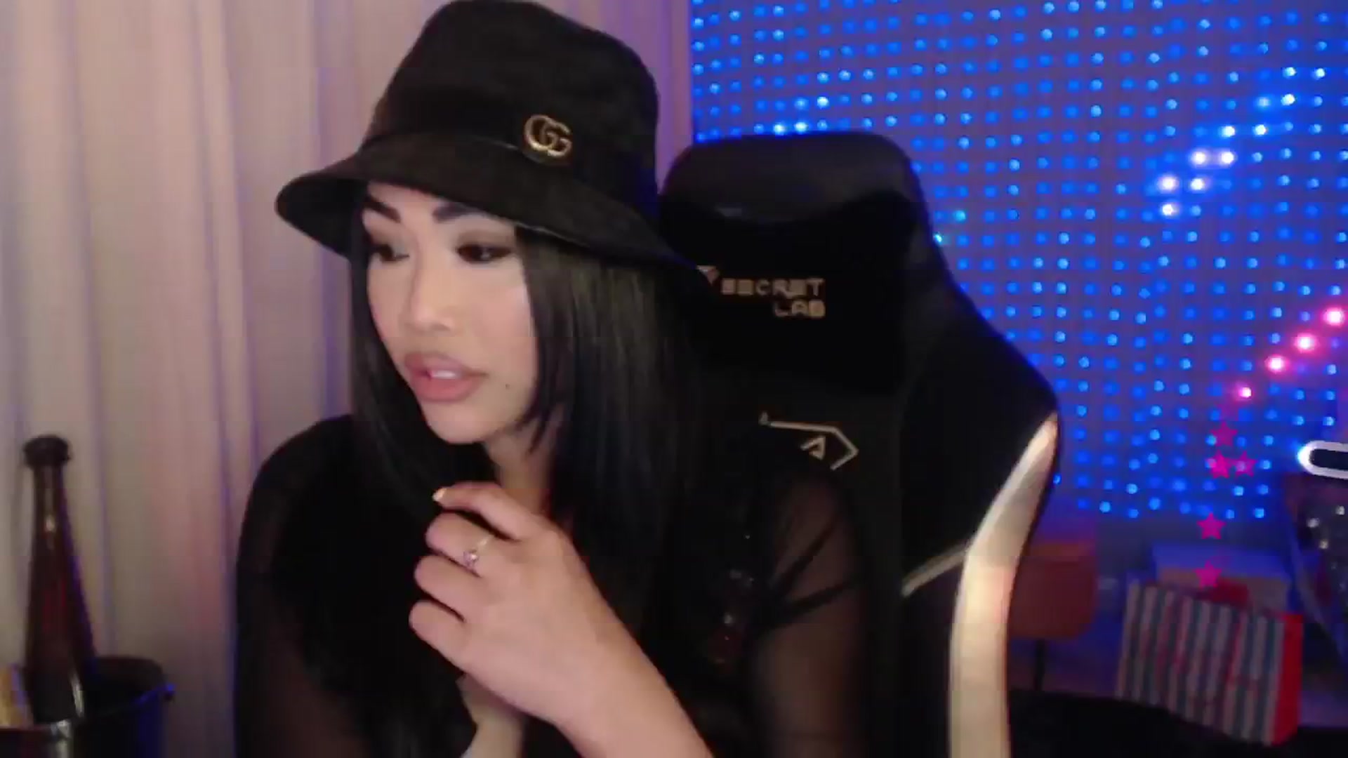 Gallery image thumbnail from SinCityVEE's myfreecams stream on, 04/27/2024, 06:02 image 10 of 20