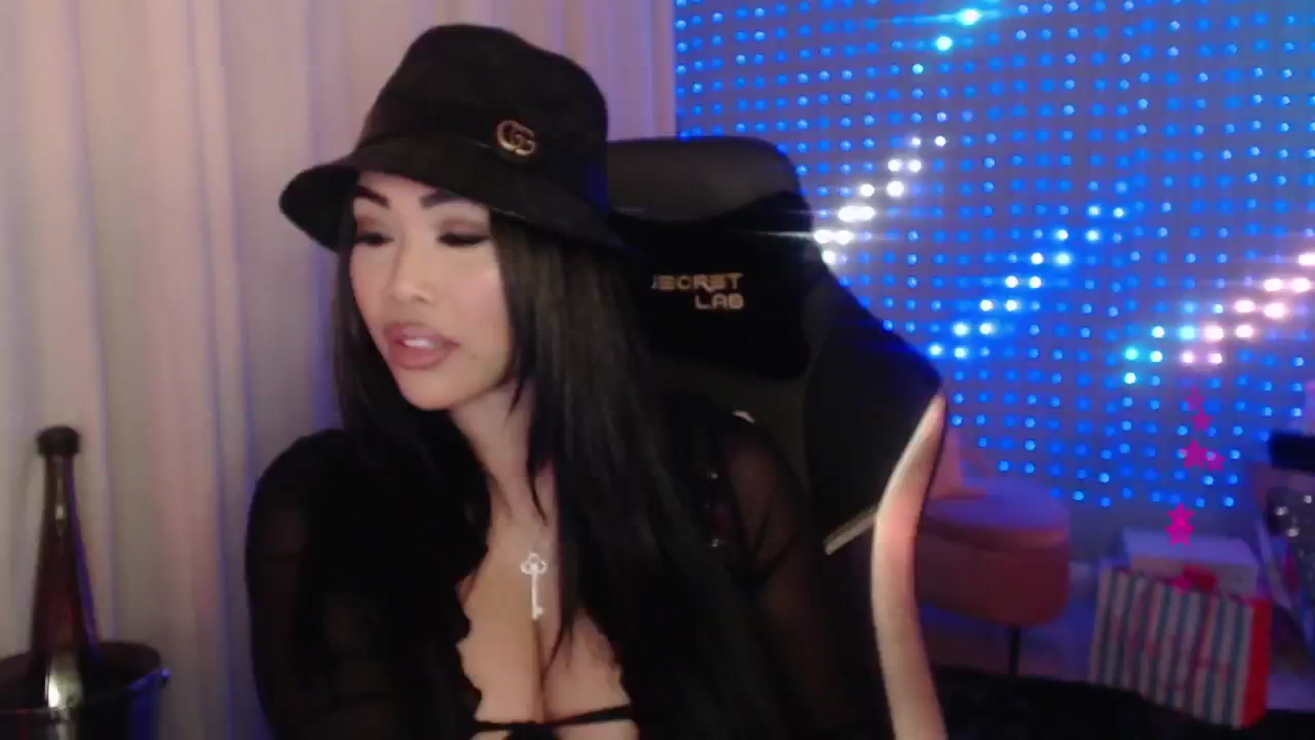 Gallery image thumbnail from SinCityVEE's myfreecams stream on, 04/27/2024, 06:02 image 8 of 20