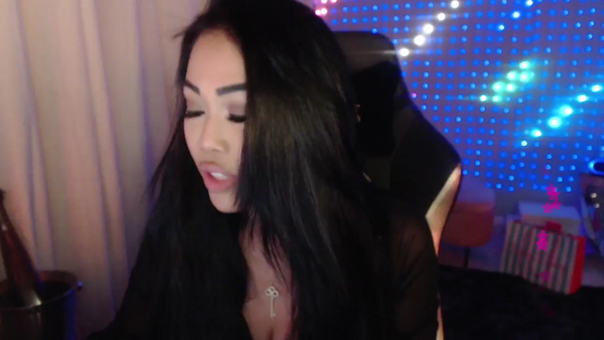Gallery image thumbnail from SinCityVEE's myfreecams stream on, 04/27/2024, 08:35 image 9 of 20