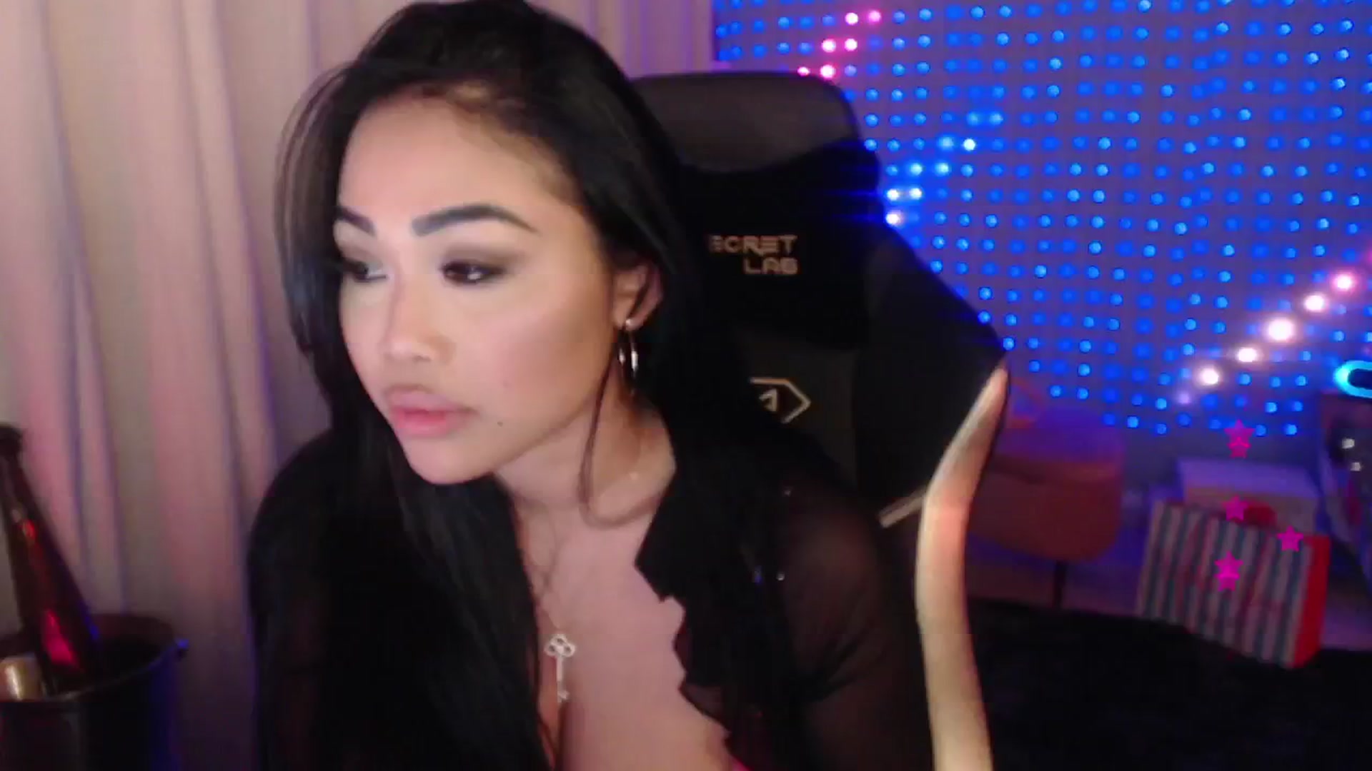 Gallery image thumbnail from SinCityVEE's myfreecams stream on, 04/27/2024, 08:35 image 13 of 20