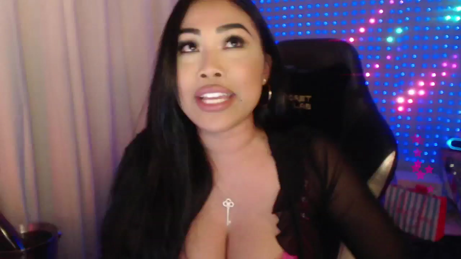 Gallery image thumbnail from SinCityVEE's myfreecams stream on, 04/27/2024, 08:35 image 7 of 20