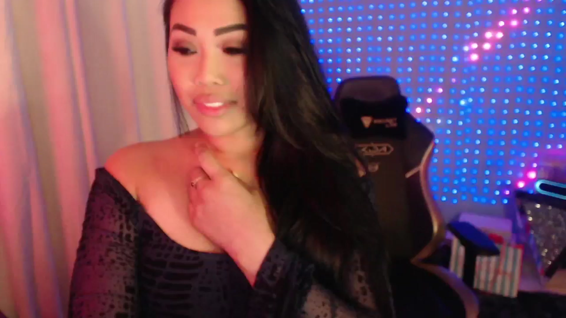 Gallery image thumbnail from SinCityVEE's myfreecams stream on, 05/01/2024, 08:51 image 4 of 20